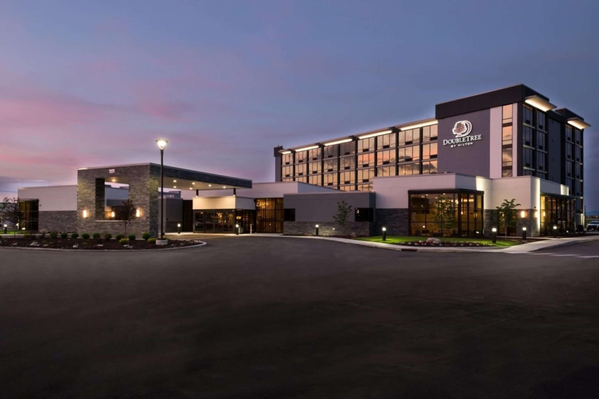 Doubletree By Hilton Lafayette East interior in Lafayette, IN — gallery photo 2