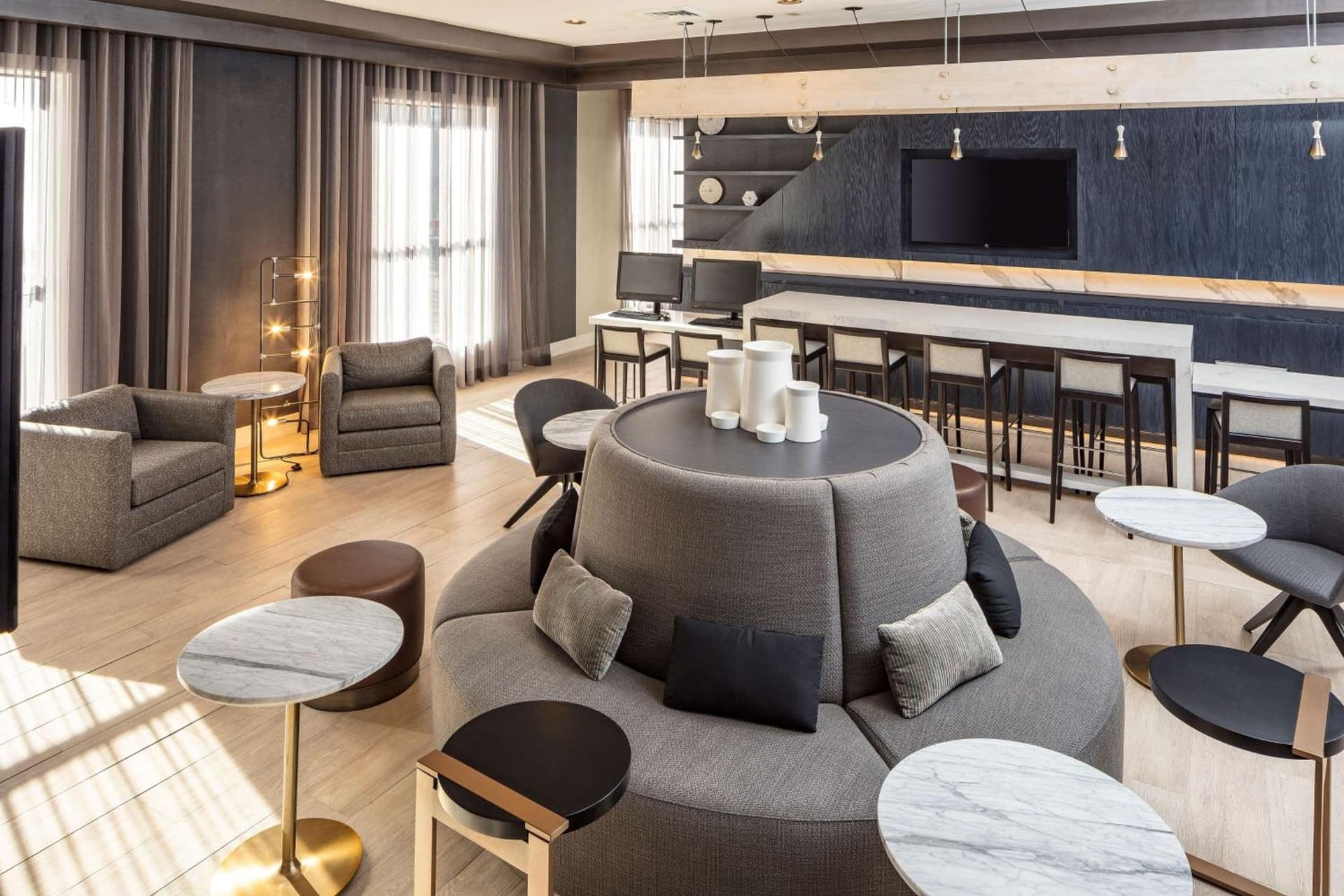 DoubleTree by Hilton Boston Logan Airport Chelsea interior in Chelsea, MA — gallery photo 2
