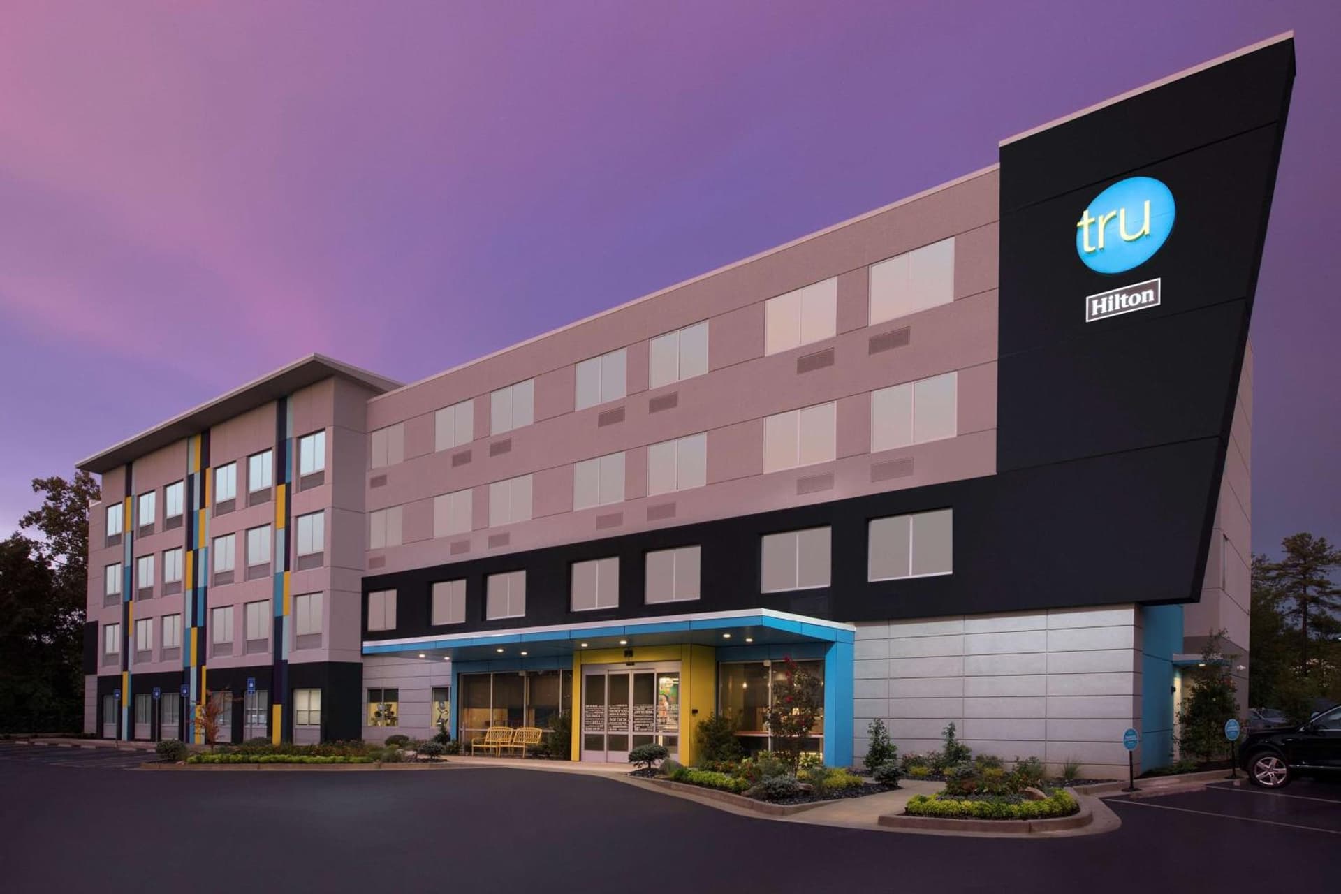 Tru By Hilton McDonough interior in McDonough, GA — gallery photo 2