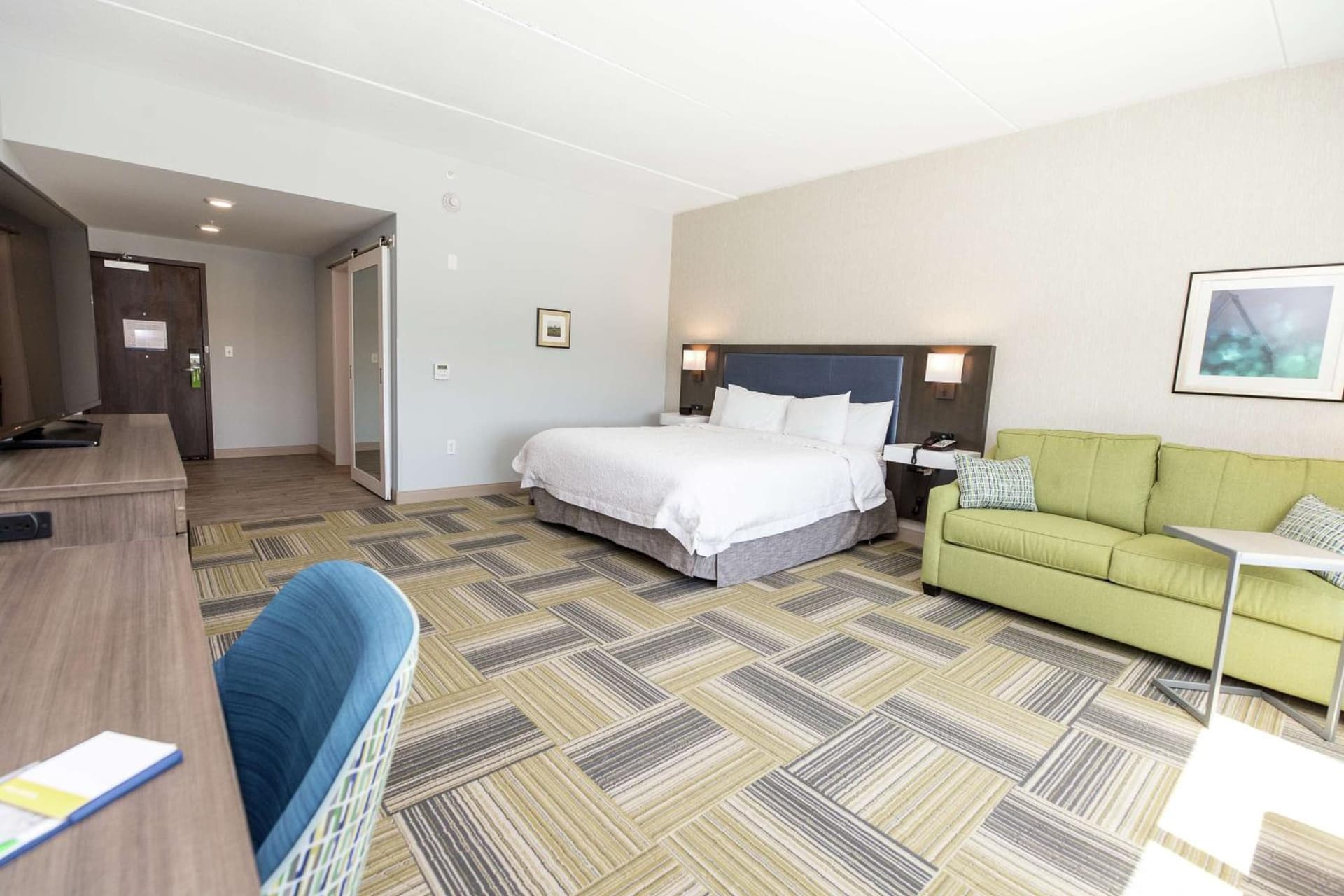 Hampton Inn & Suites Syracuse North Airport Area gallery photo in North Syracuse, NY — image 10