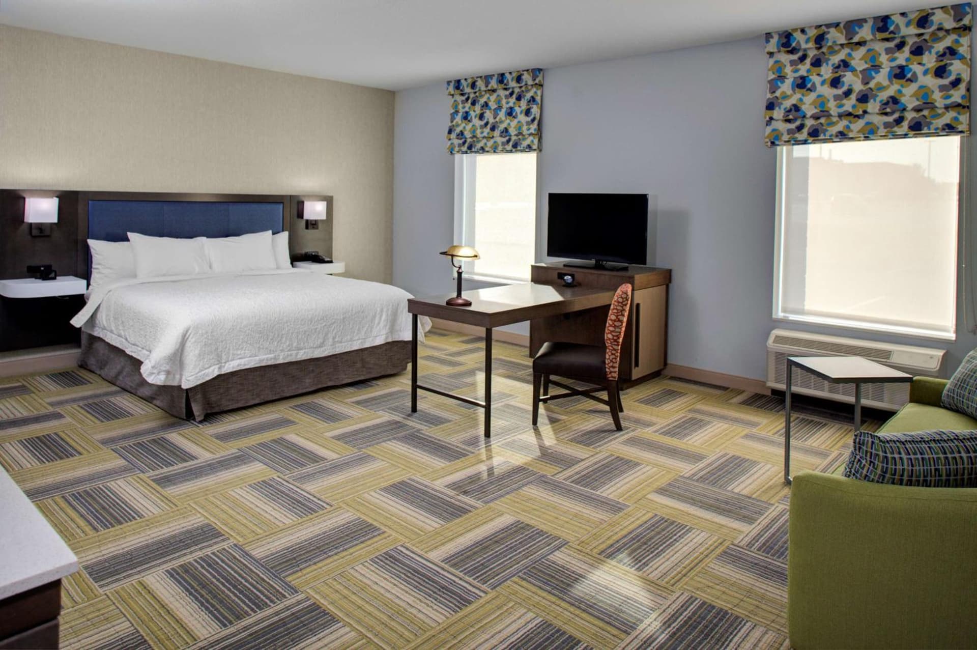 Hampton Inn & Suites Syracuse North Airport Area gallery photo in North Syracuse, NY — image 41