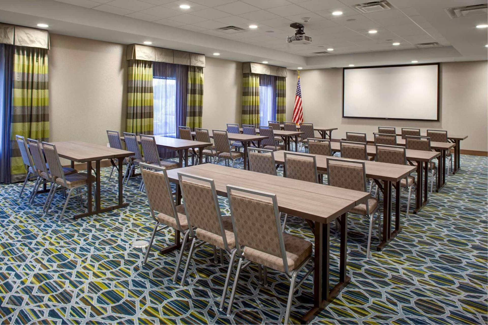 Hampton Inn & Suites Syracuse North Airport Area gallery photo in North Syracuse, NY — image 19