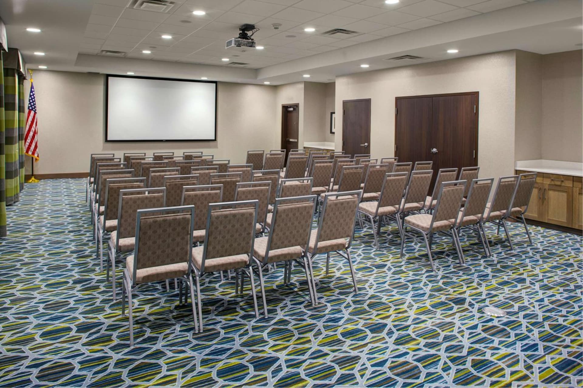 Hampton Inn & Suites Syracuse North Airport Area gallery photo in North Syracuse, NY — image 11