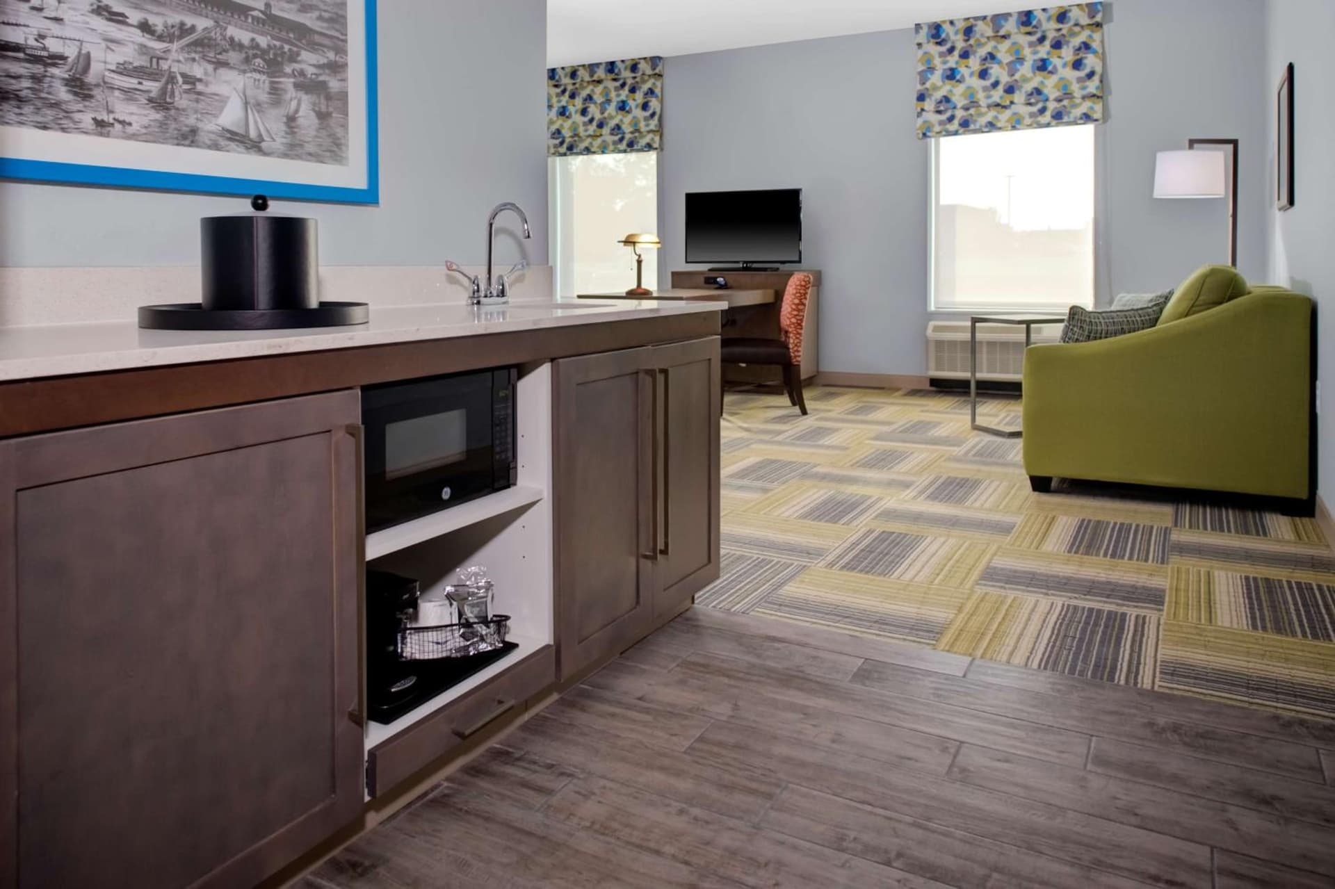 Hampton Inn & Suites Syracuse North Airport Area gallery photo in North Syracuse, NY — image 40