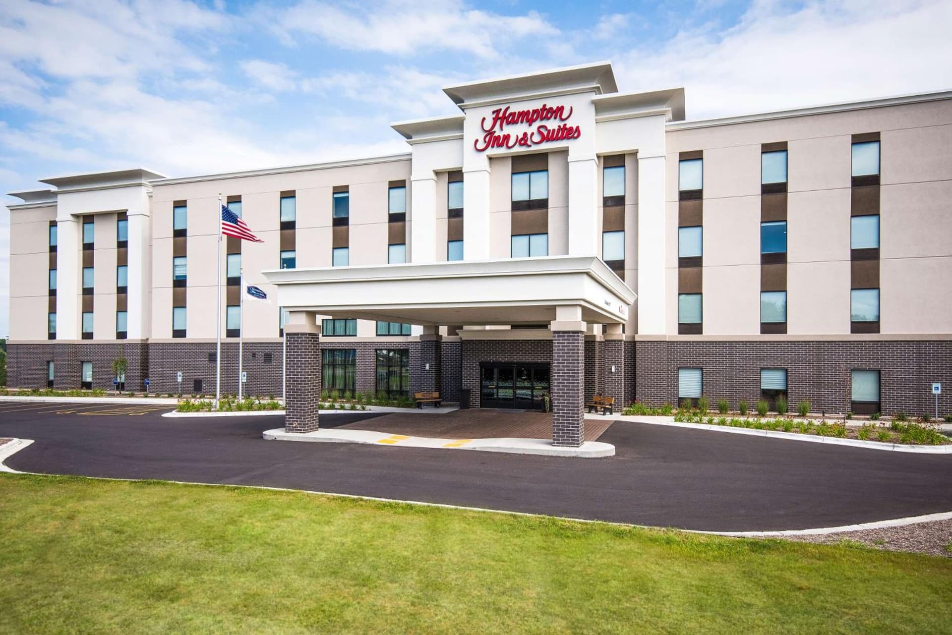 Hampton Inn and Suites at Wisconsin Dells Lake Delton property views in Wisconsin Dells, WI — gallery photo 3