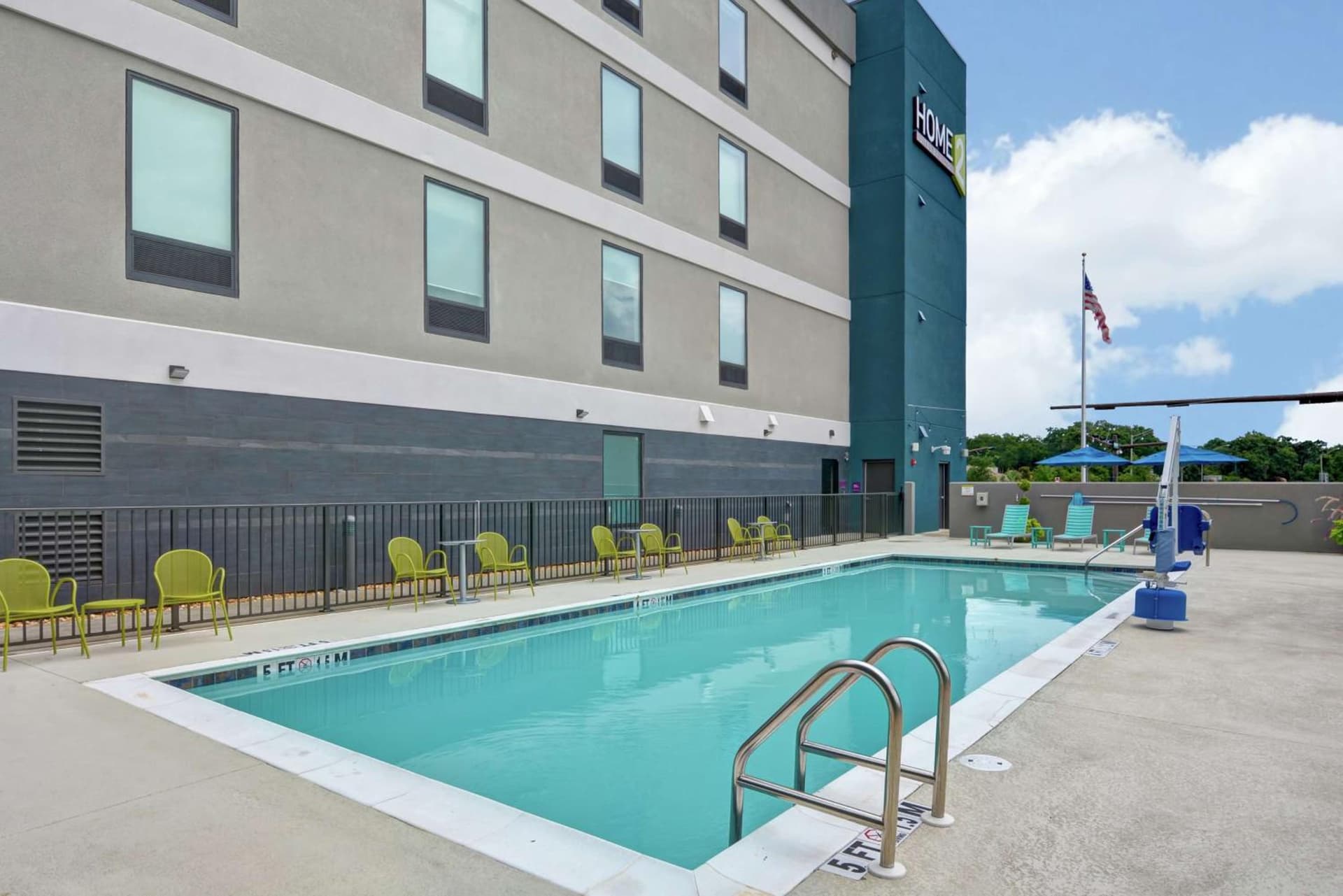 Home2 Suites Pensacola I-10 At North Davis Hwy interior in Pensacola, FL — gallery photo 2