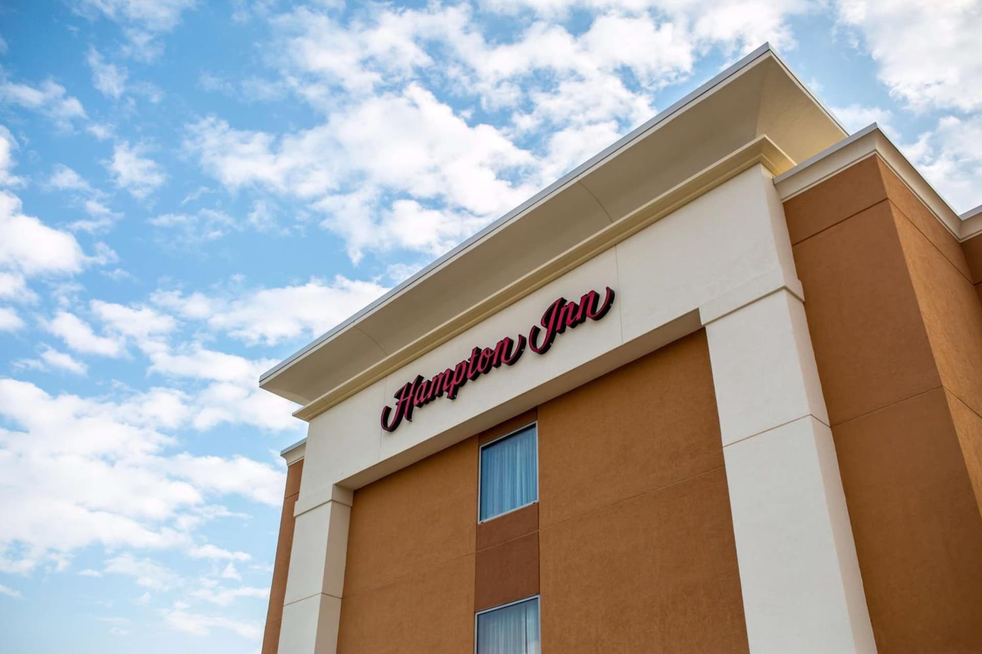 Hampton Inn-Pontiac interior in Pontiac, IL — gallery photo 2