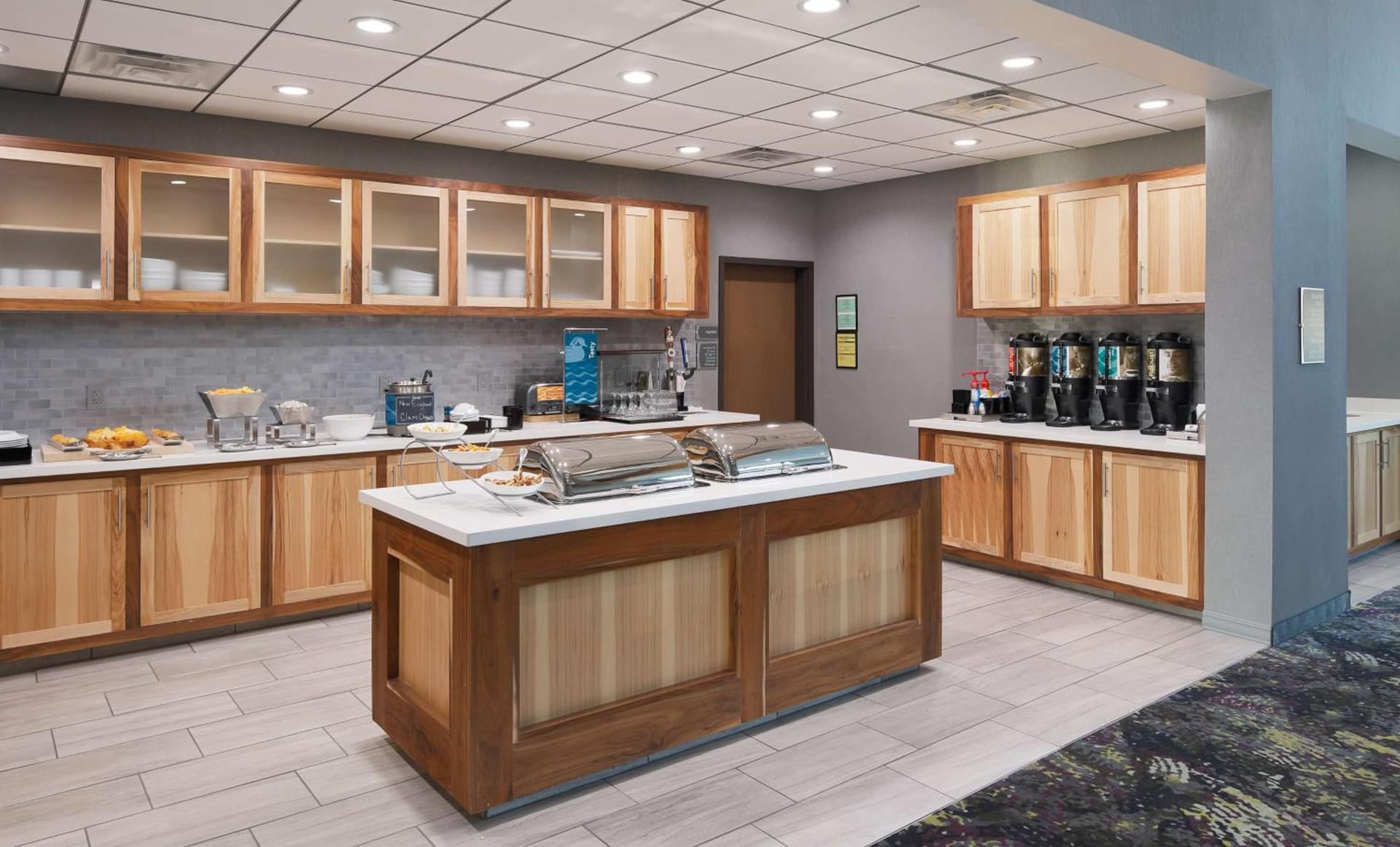 Homewood Suites By Hilton Topeka gallery photo in Topeka, KS — image 9