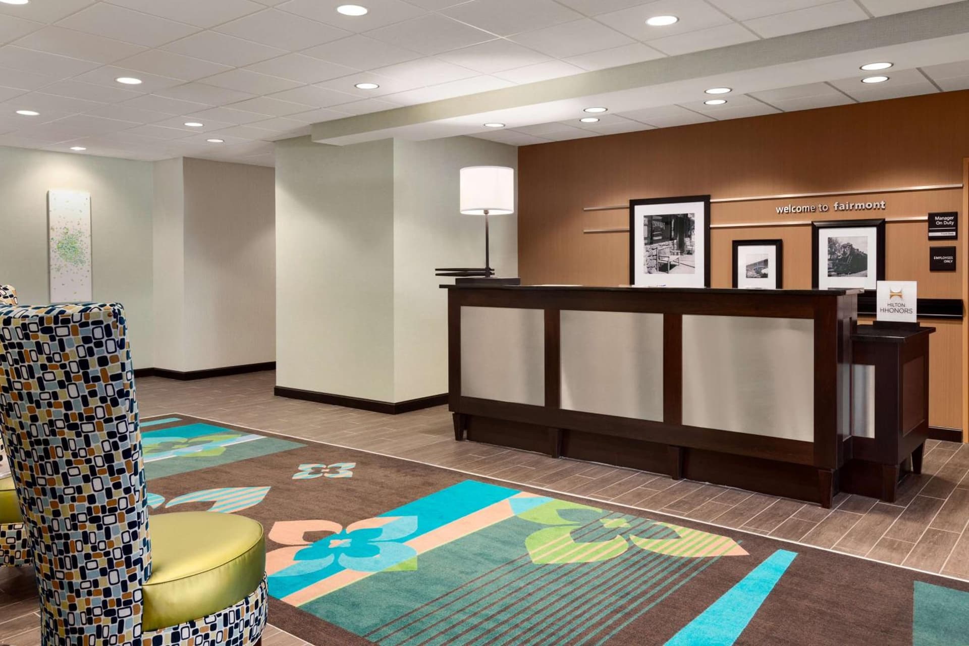 Hampton Inn Fairmont interior in Fairmont, WV — gallery photo 2