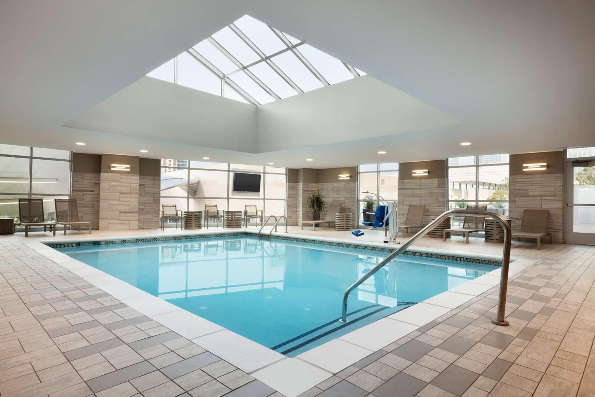 Embassy Suites by Hilton Charlotte Uptown gallery photo in Charlotte, NC — image 21