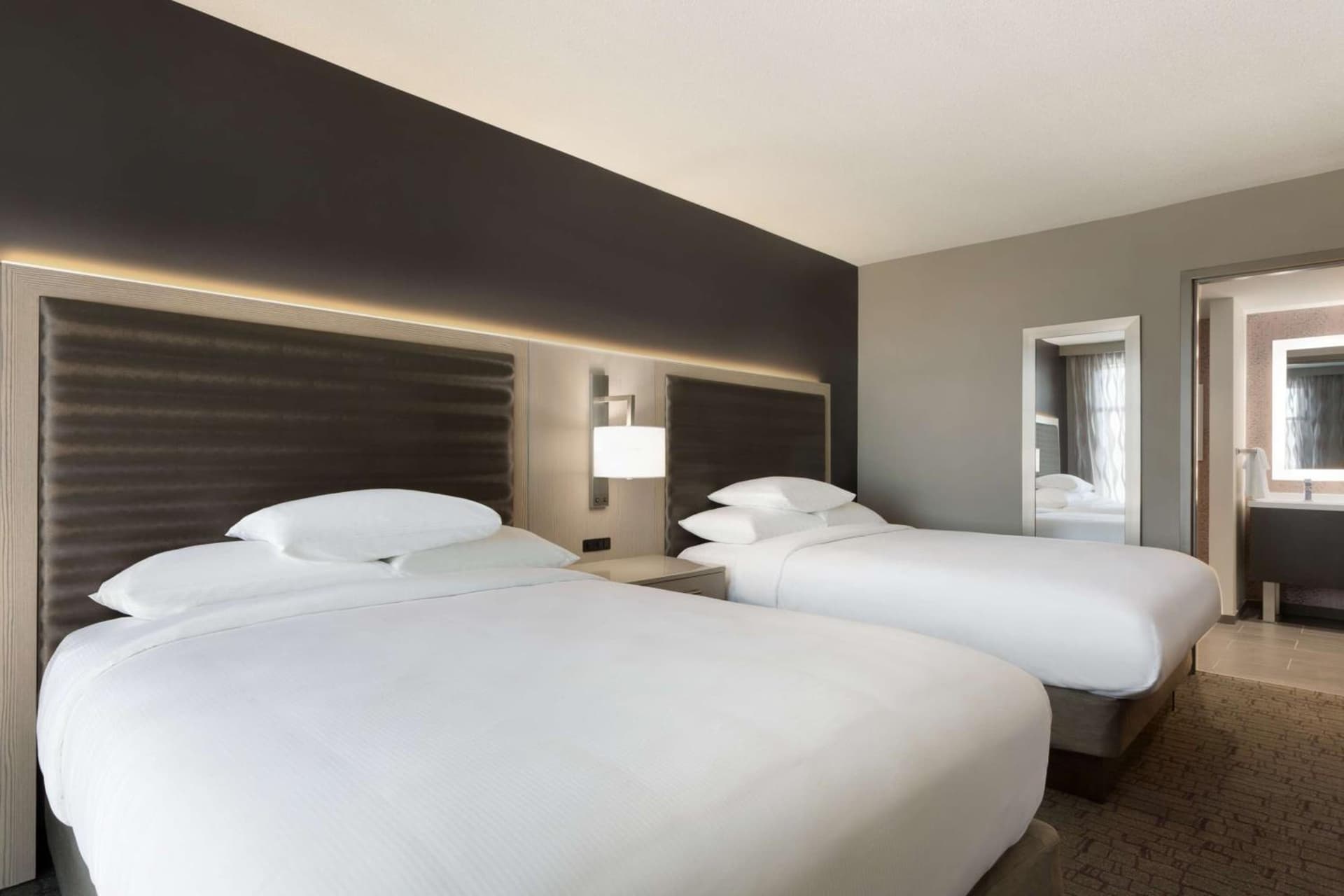 Embassy Suites by Hilton Charlotte Uptown gallery photo in Charlotte, NC — image 33