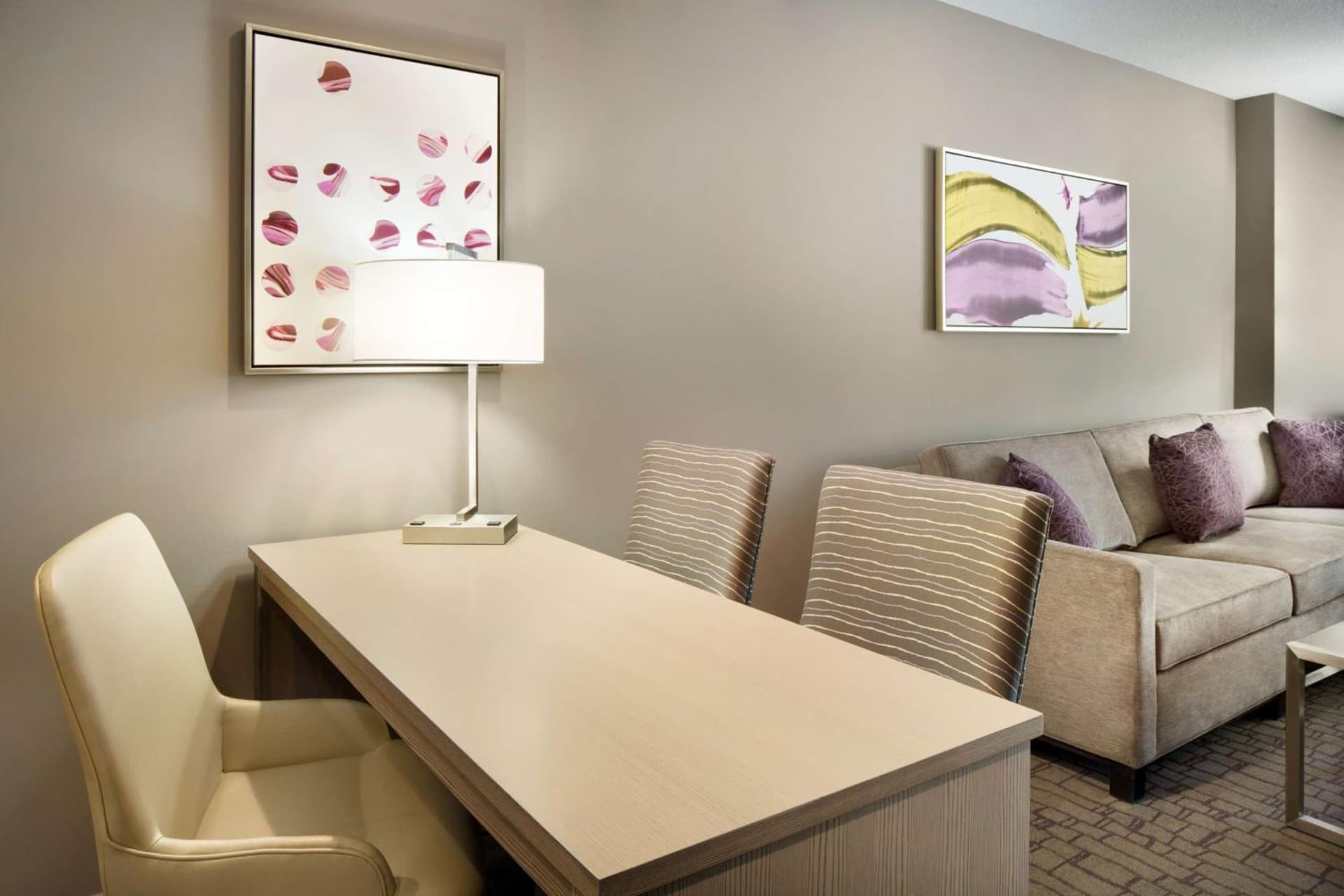 Embassy Suites by Hilton Charlotte Uptown gallery photo in Charlotte, NC — image 24