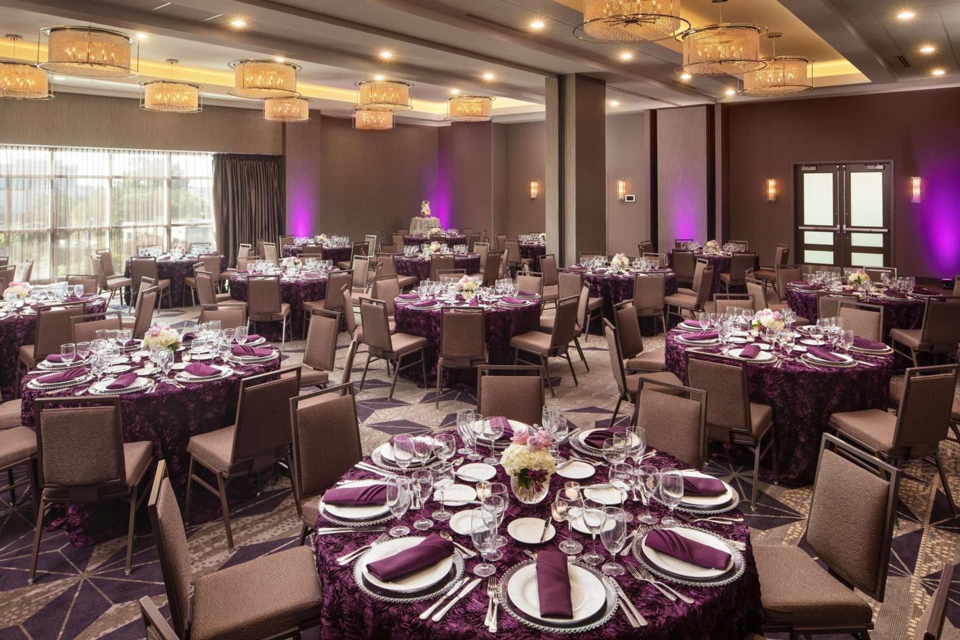 Embassy Suites by Hilton Charlotte Uptown gallery photo in Charlotte, NC — image 17