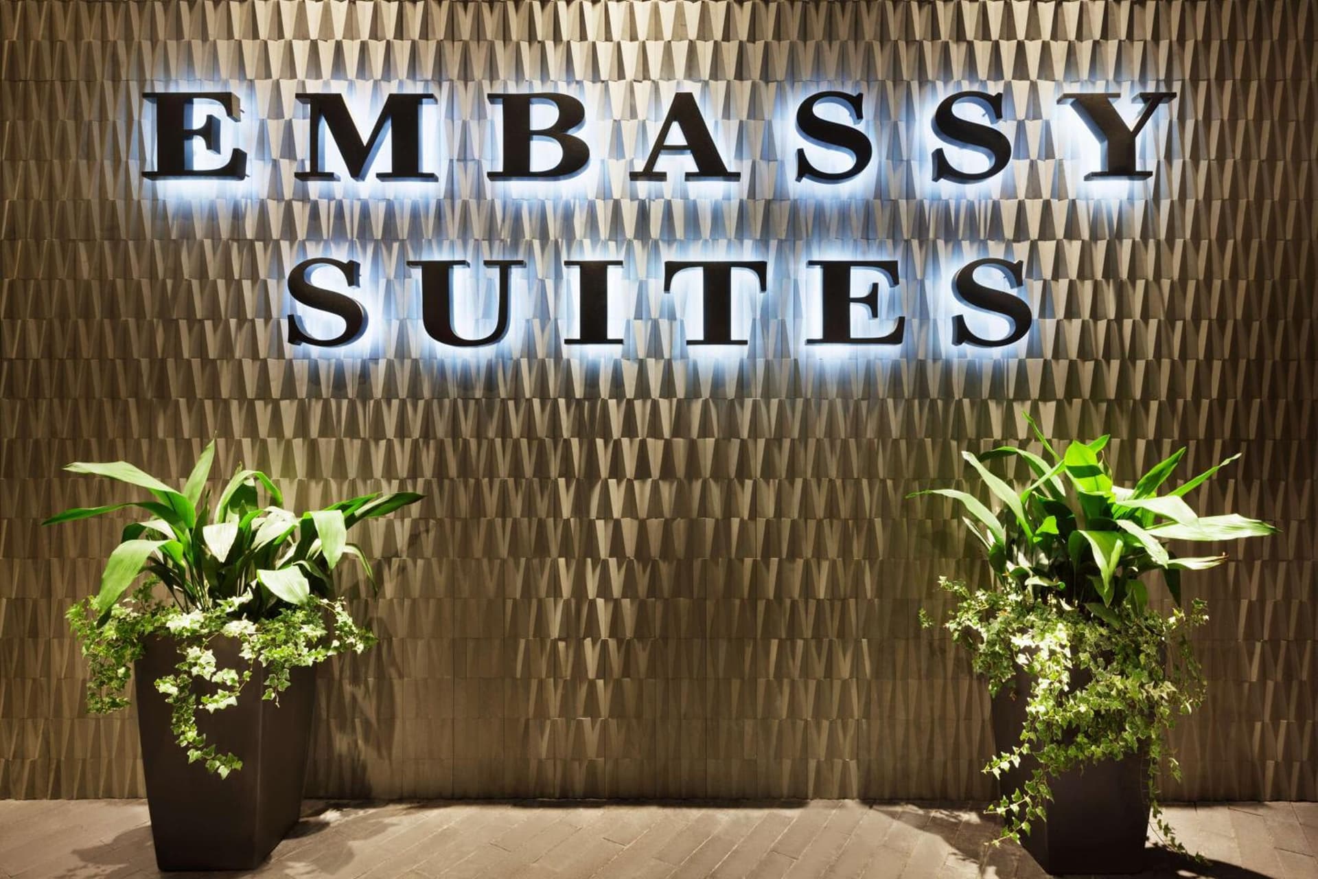 Embassy Suites by Hilton Charlotte Uptown gallery photo in Charlotte, NC — image 28