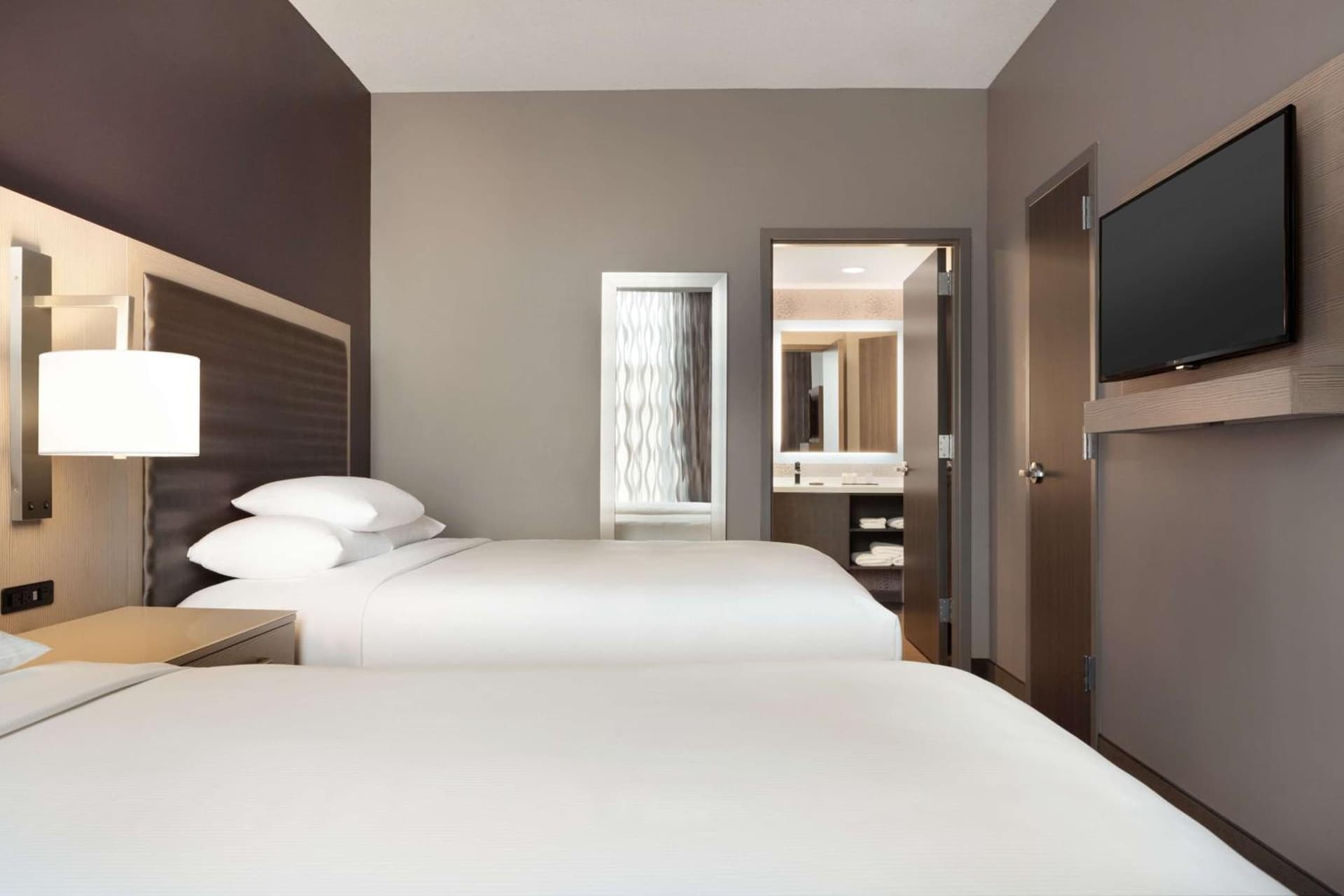 Embassy Suites by Hilton Charlotte Uptown gallery photo in Charlotte, NC — image 37