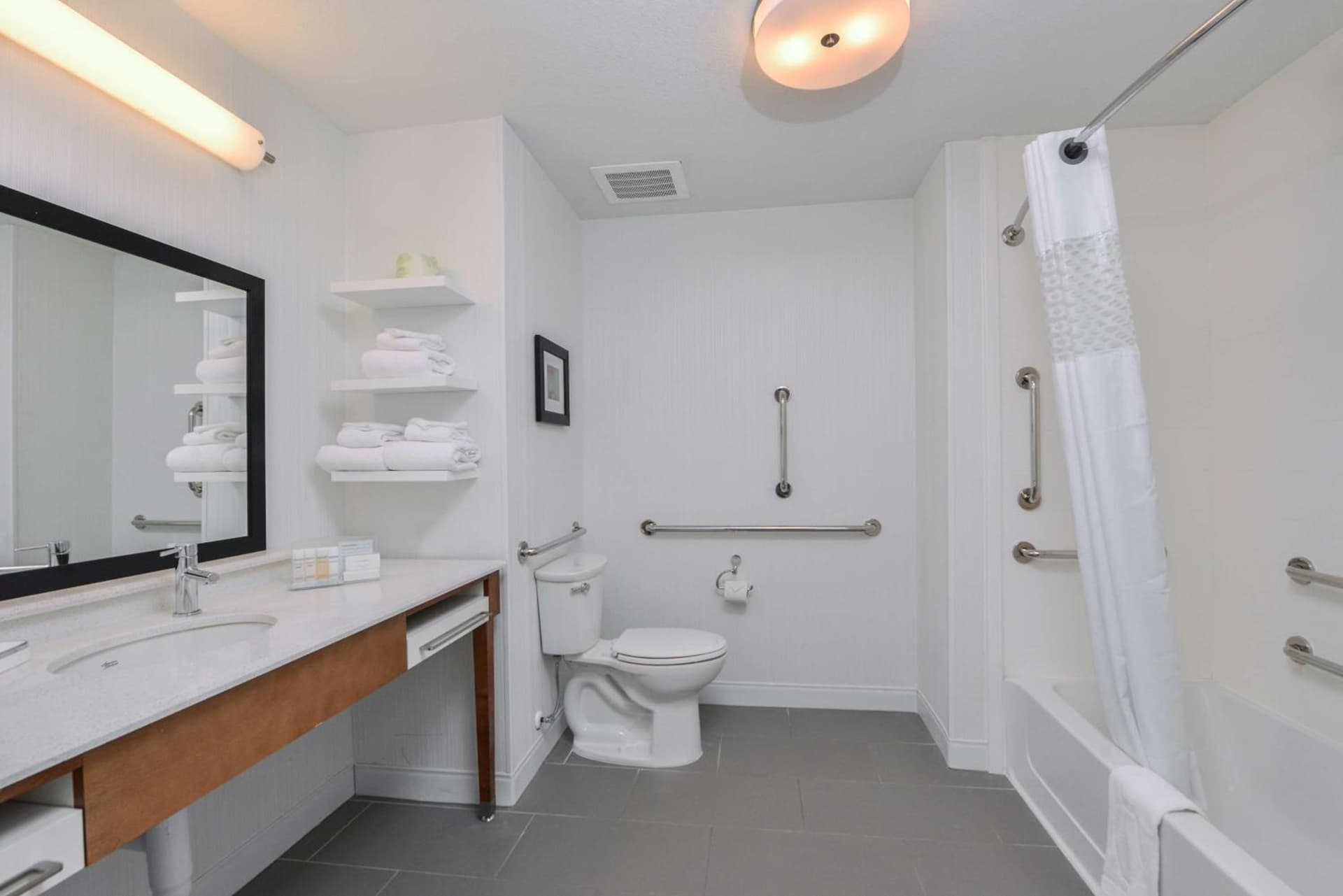 Hampton Inn and Suites Altoona-Des Moines by Hilton gallery photo in Altoona, IA — image 53