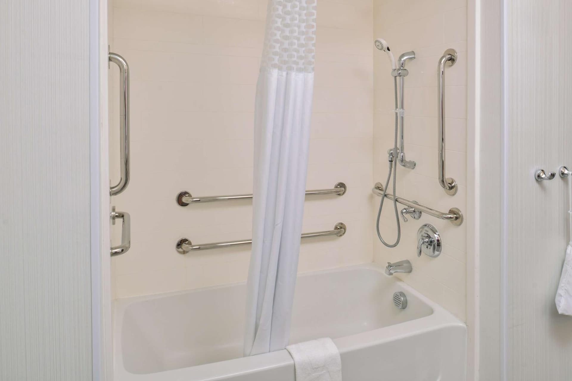 Hampton Inn and Suites Altoona-Des Moines by Hilton gallery photo in Altoona, IA — image 45
