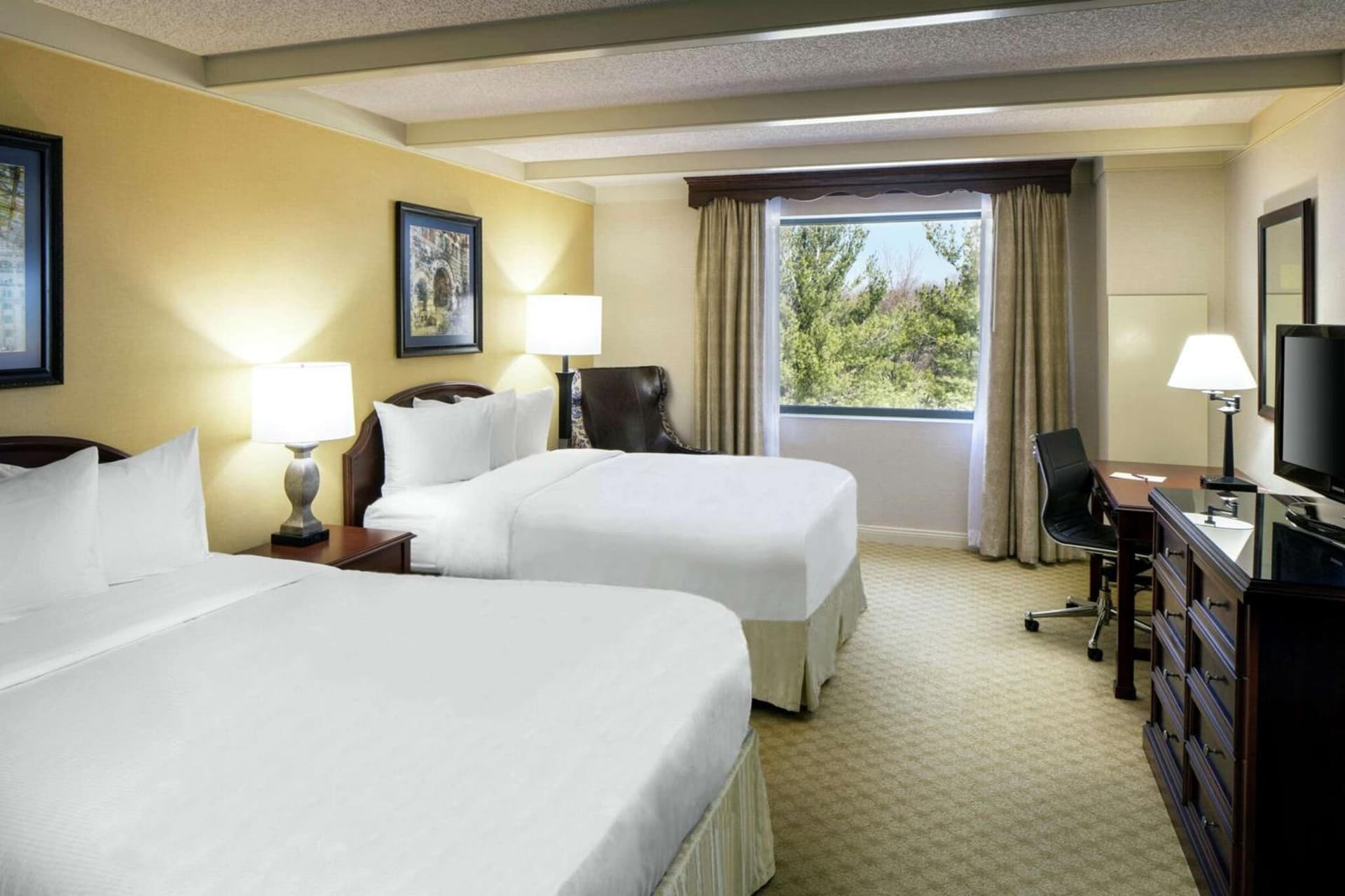 The Desmond Hotel Malvern, a DoubleTree by Hilton gallery photo in Malvern, PA — image 4