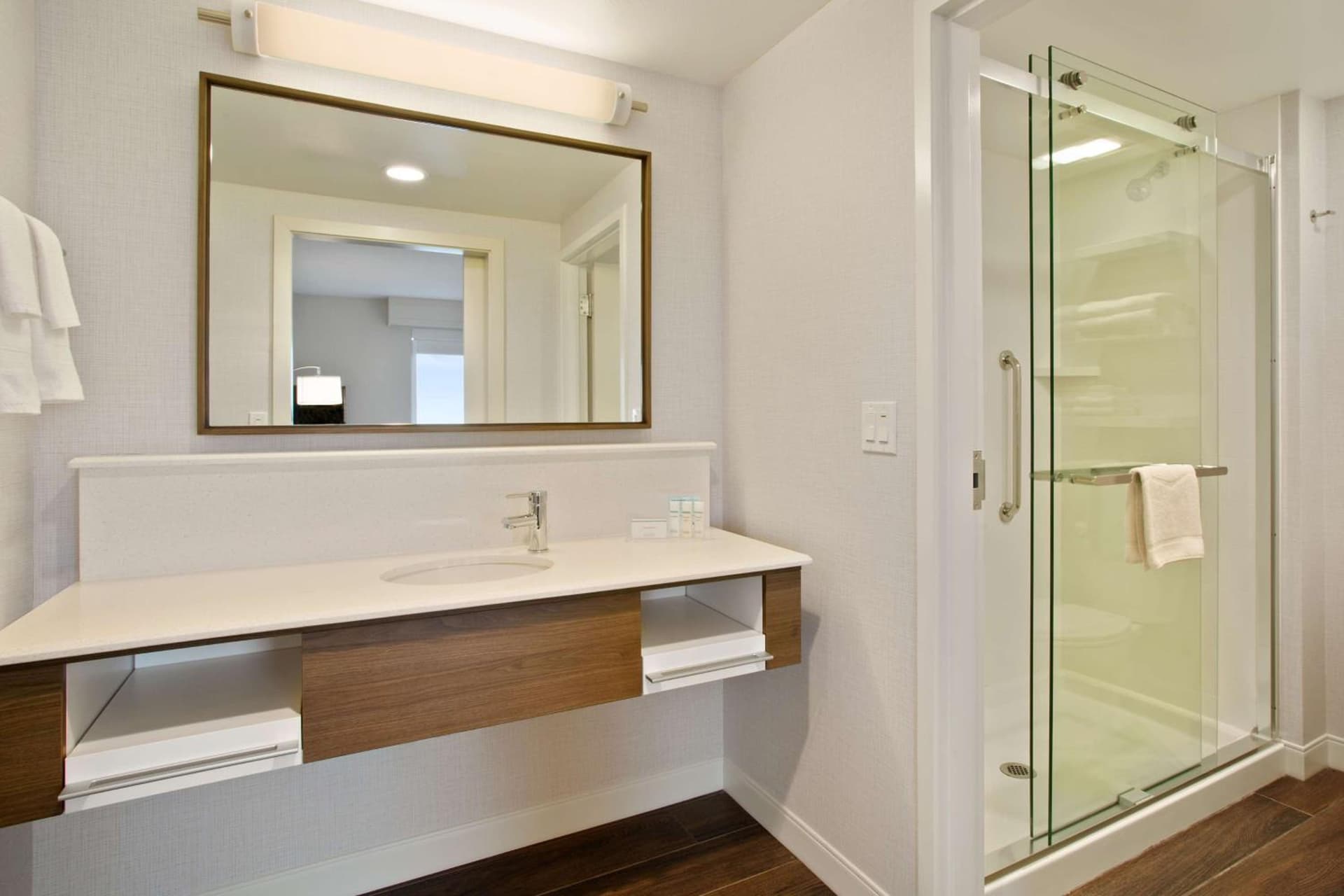 Hampton Inn & Suites- Seattle Woodinville Wa gallery photo in Woodinville, WA — image 9