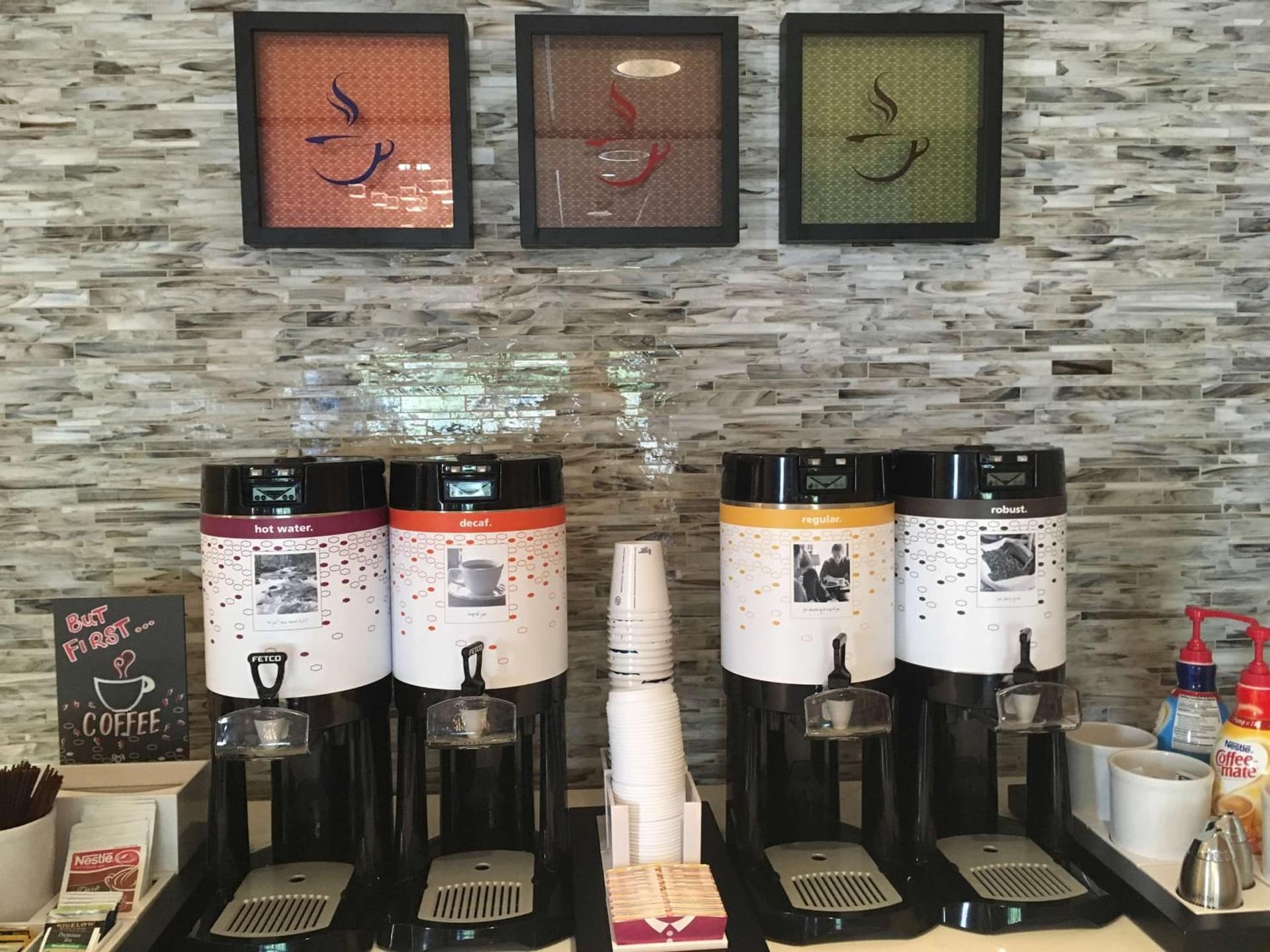 Hampton Inn & Suites Newburgh Stewart Airport, NY gallery photo in Newburgh, NY — image 5