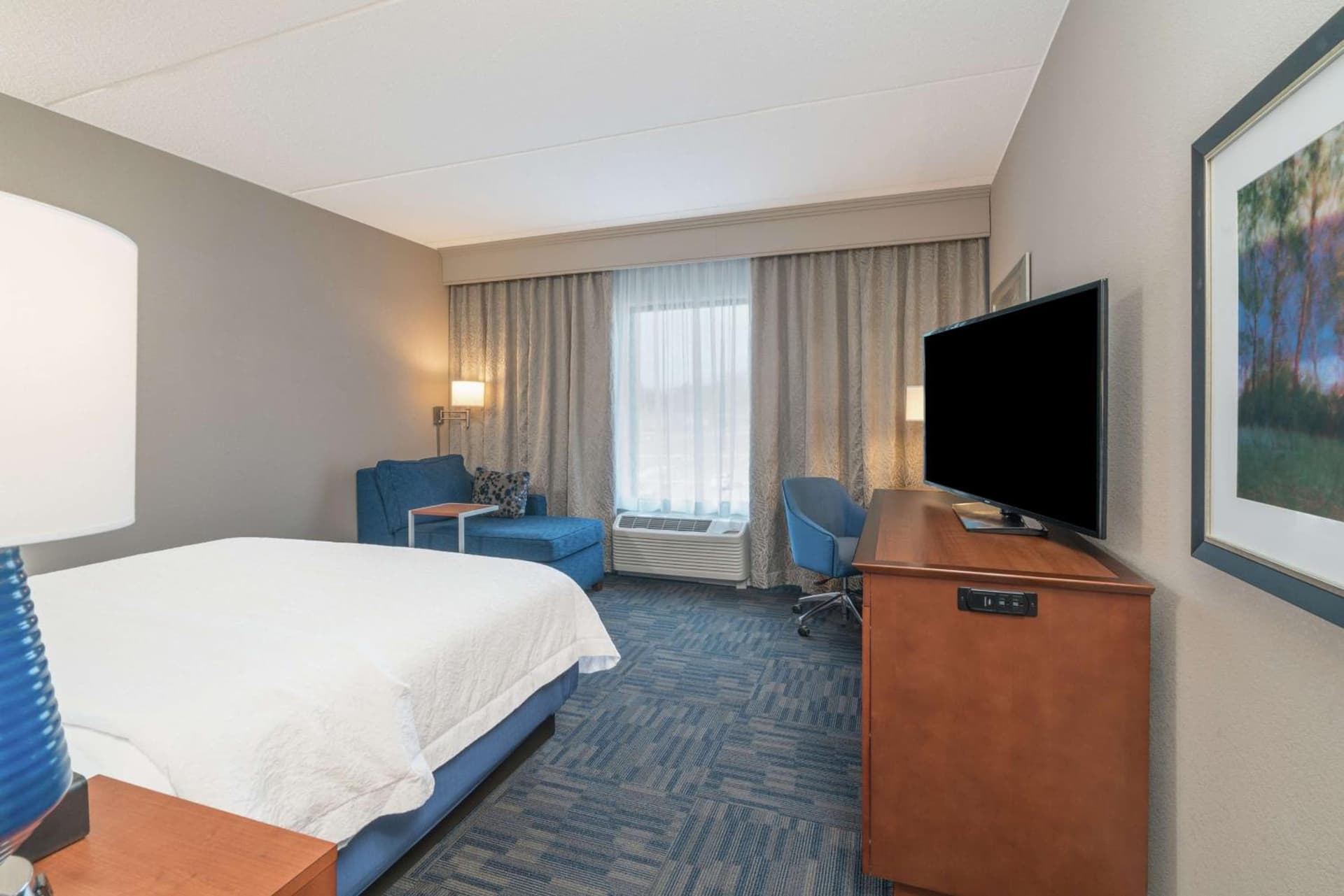 Hampton Inn & Suites Newburgh Stewart Airport, NY gallery photo in Newburgh, NY — image 12