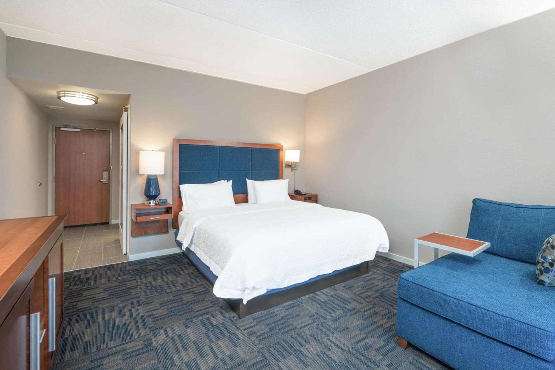 Hampton Inn & Suites Newburgh Stewart Airport, NY interior in Newburgh, NY — gallery photo 2