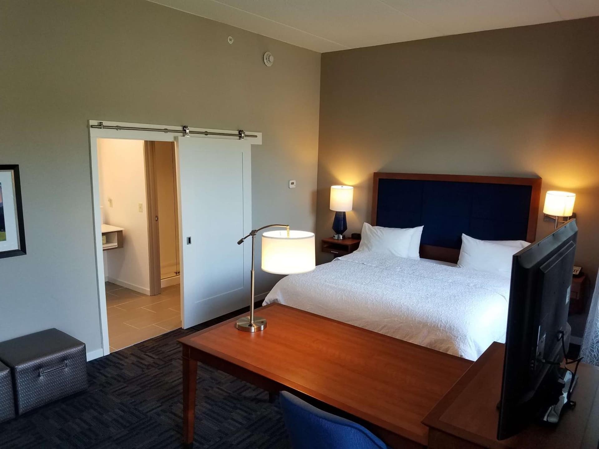 Hampton Inn & Suites Newburgh Stewart Airport, NY gallery photo in Newburgh, NY — image 19