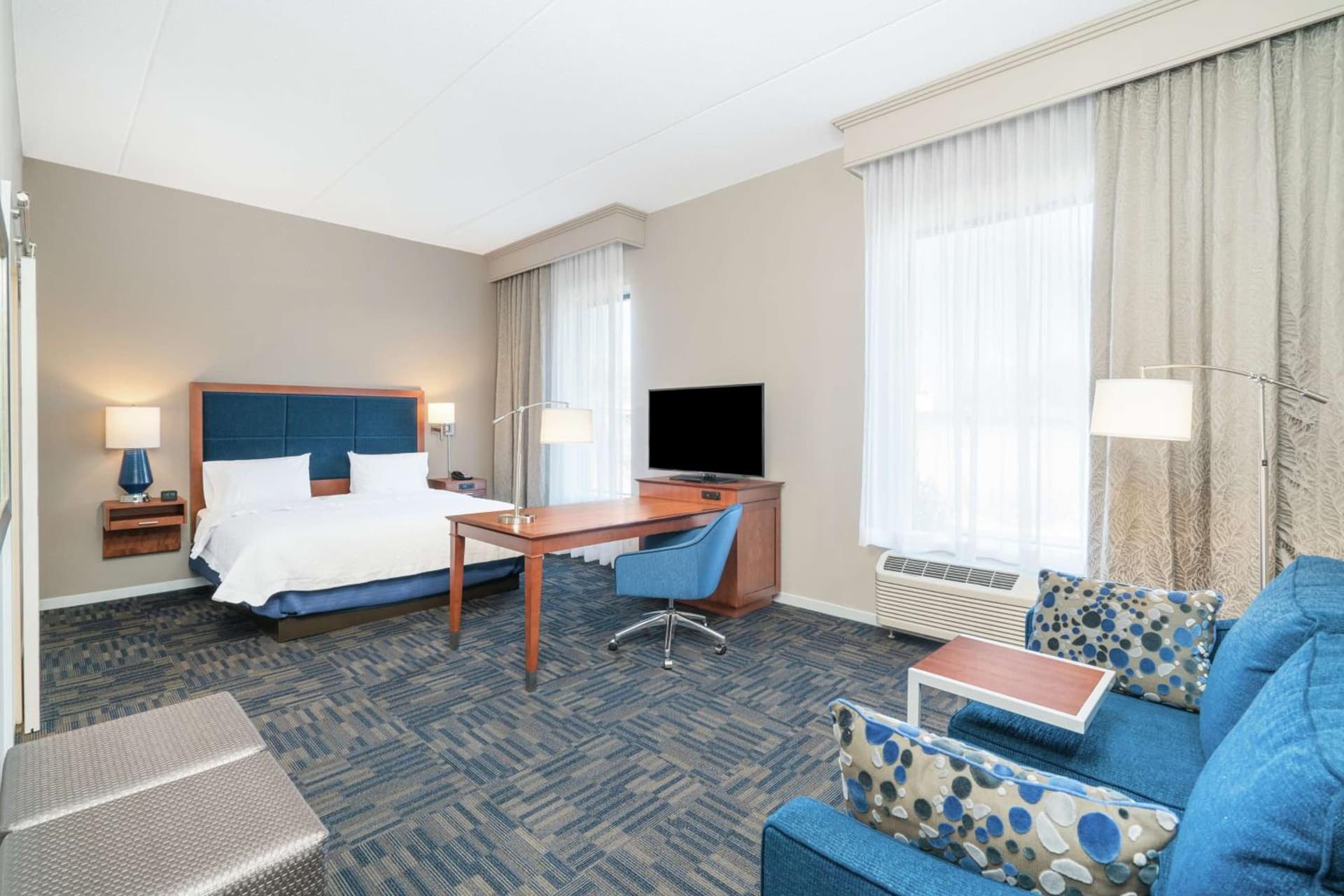 Hampton Inn & Suites Newburgh Stewart Airport, NY gallery photo in Newburgh, NY — image 28