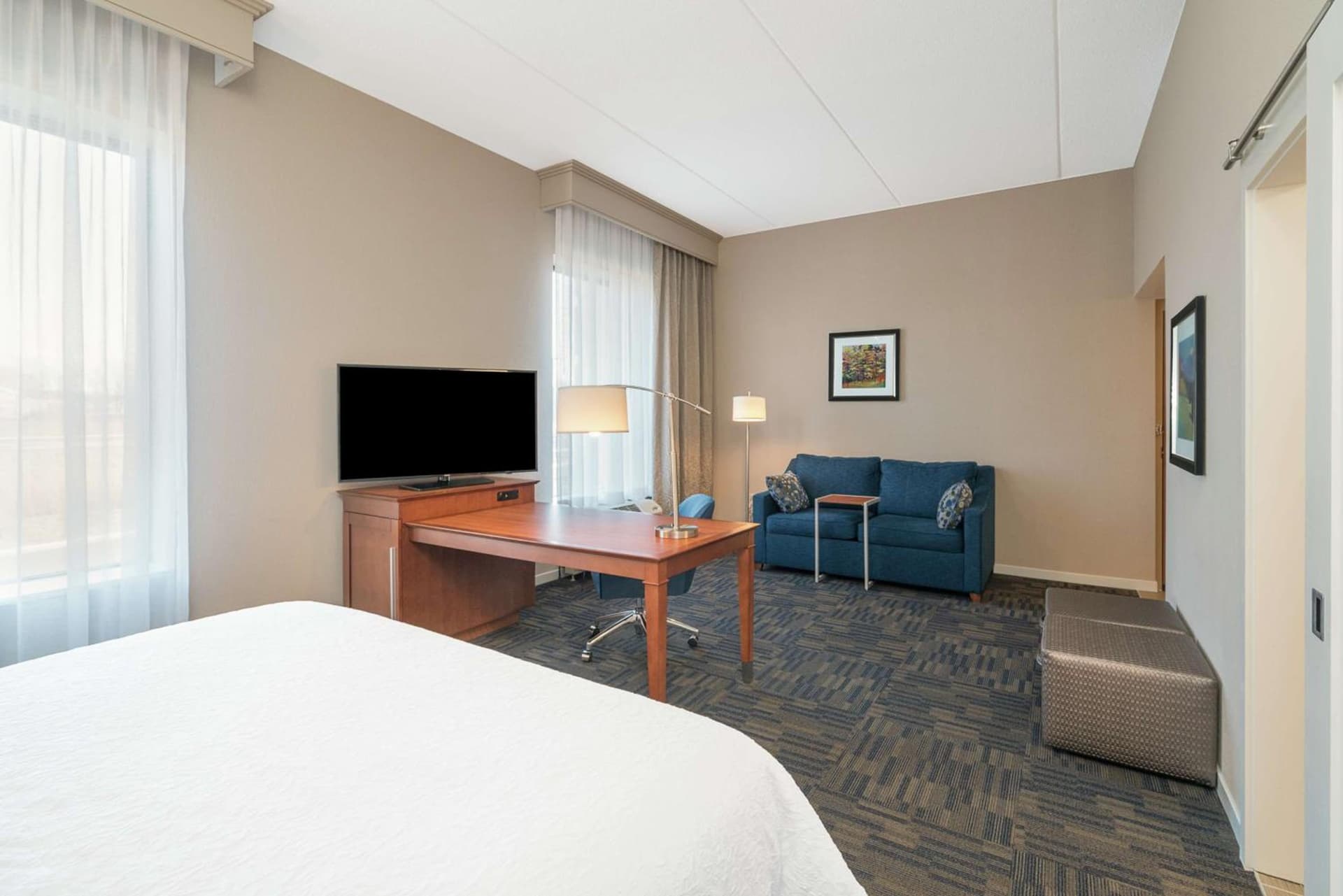 Hampton Inn & Suites Newburgh Stewart Airport, NY gallery photo in Newburgh, NY — image 9
