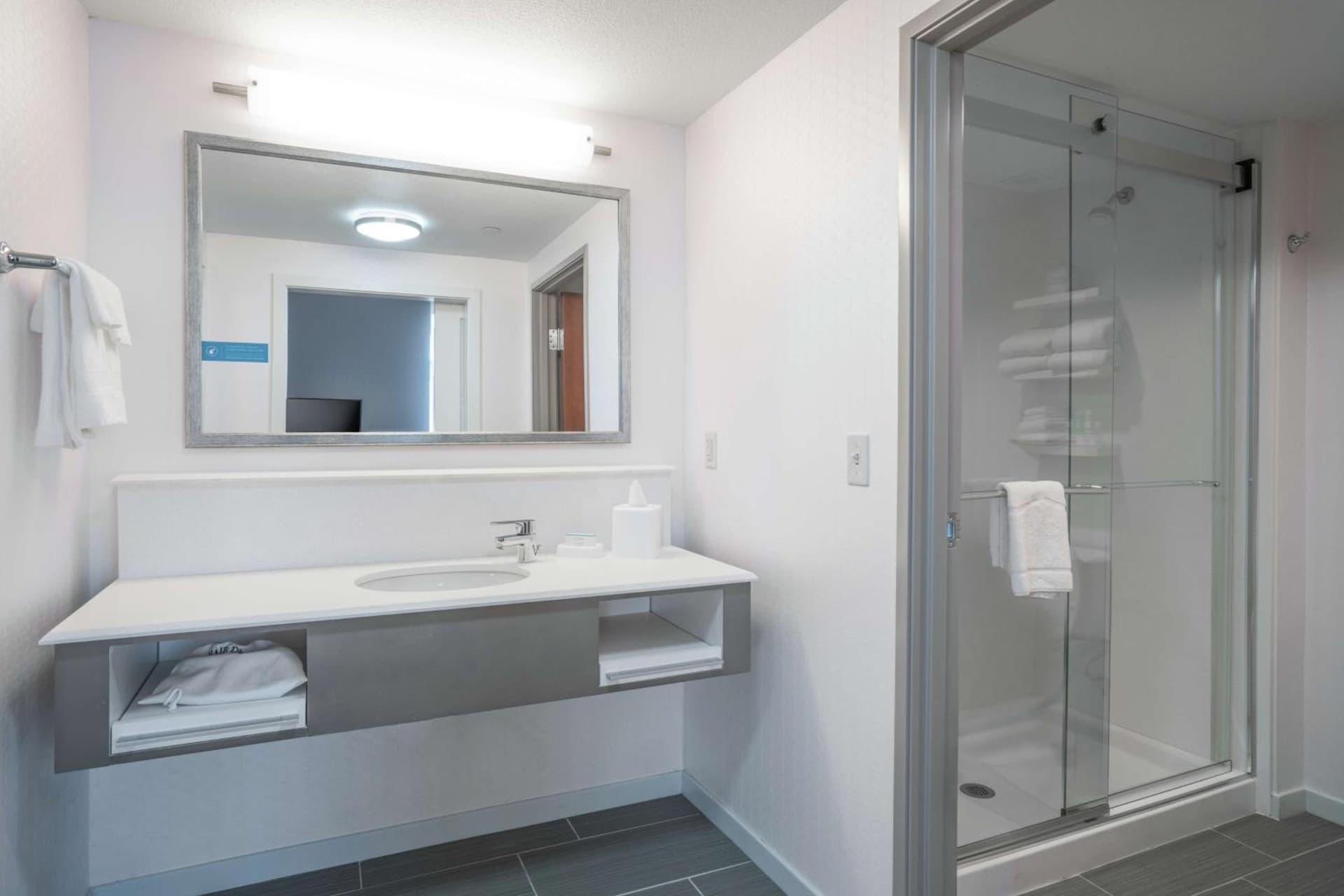 Hampton Inn & Suites Newburgh Stewart Airport, NY gallery photo in Newburgh, NY — image 30