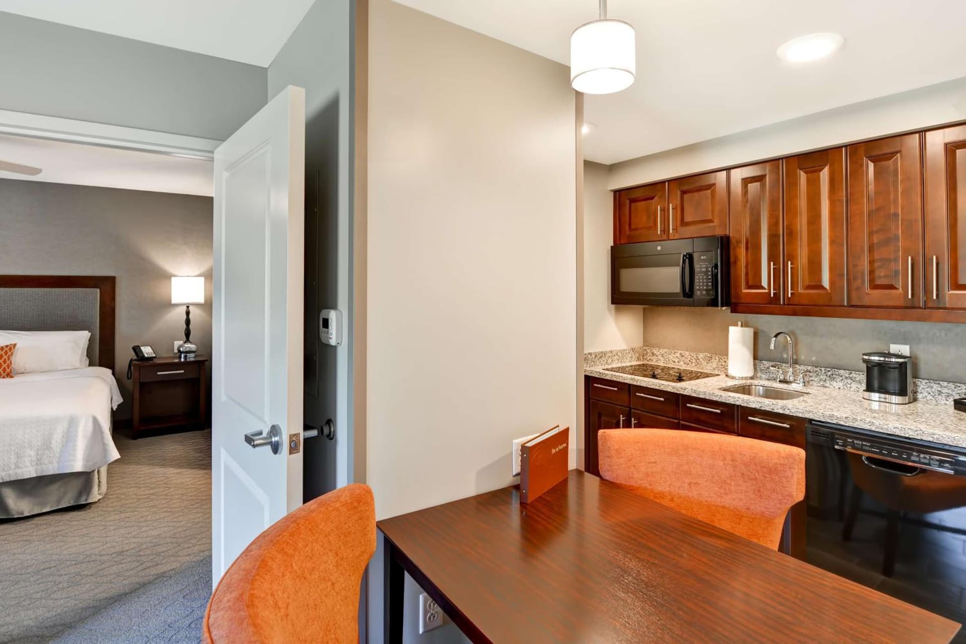 Homewood Suites By Hilton New Hartford Utica gallery photo in Clinton, NY — image 19