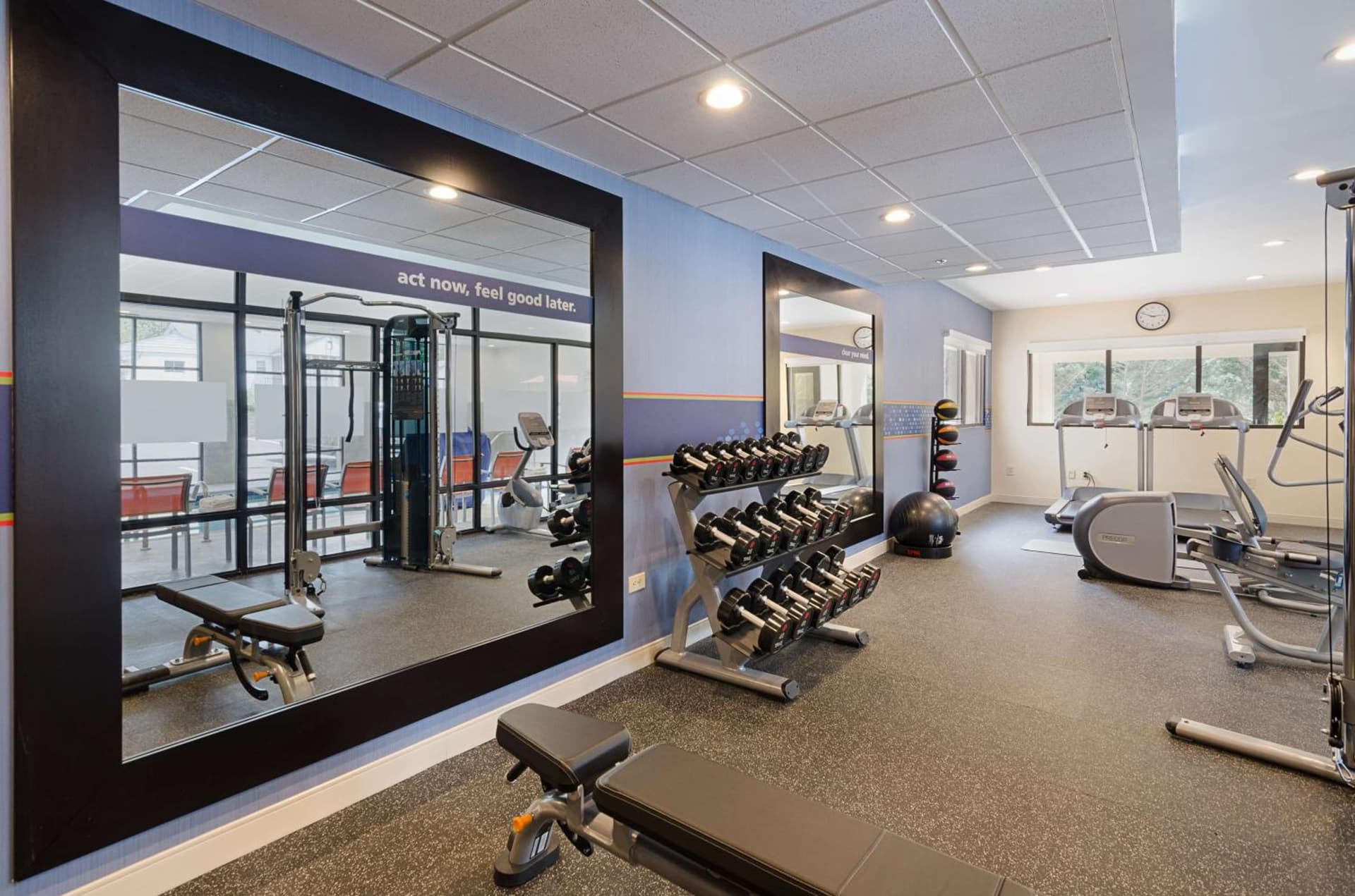 Hampton Inn Covington VA interior in Covington, VA — gallery photo 2