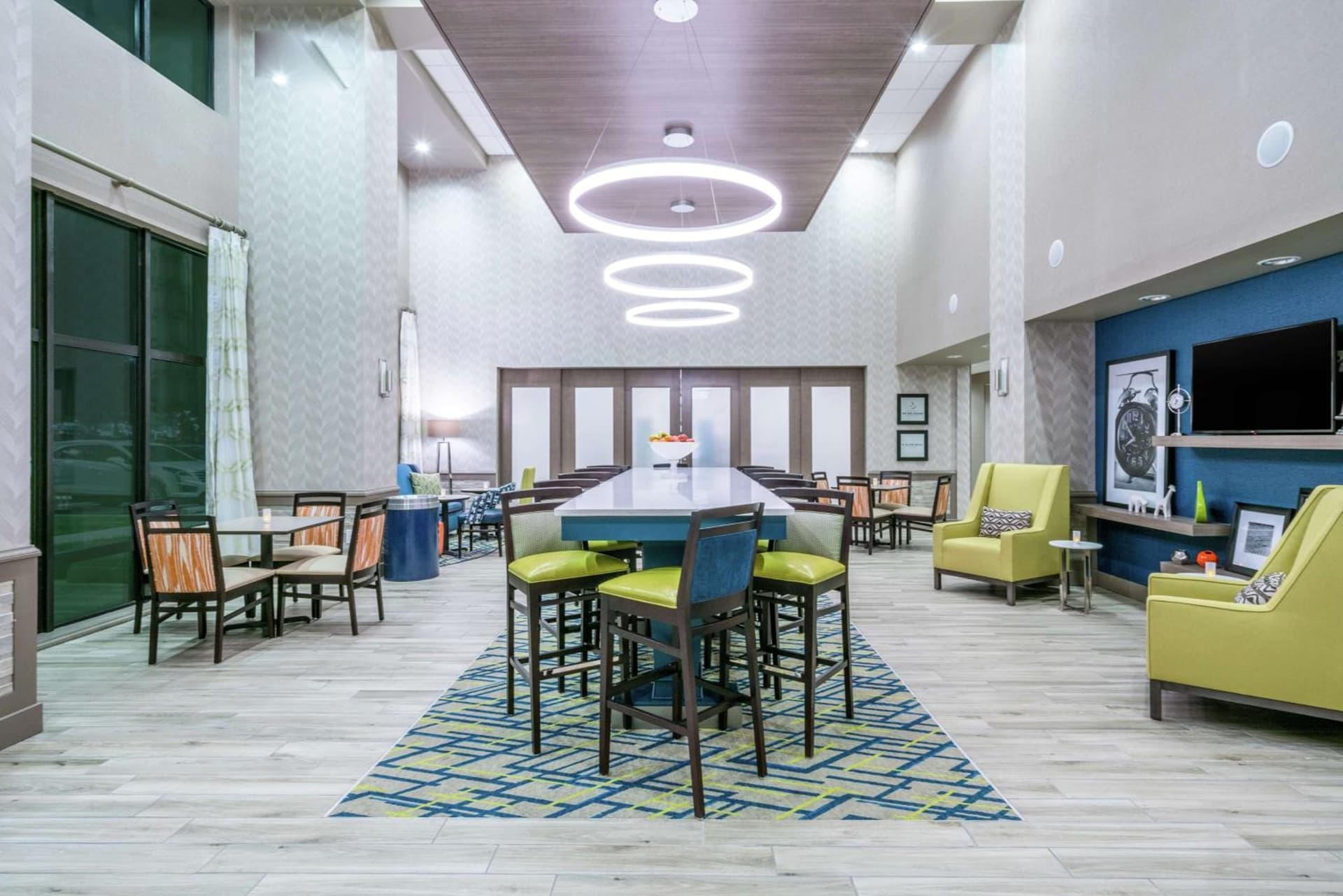 Hampton Inn & Suites Glenarden/Washington DC property views in Largo, MD — gallery photo 3
