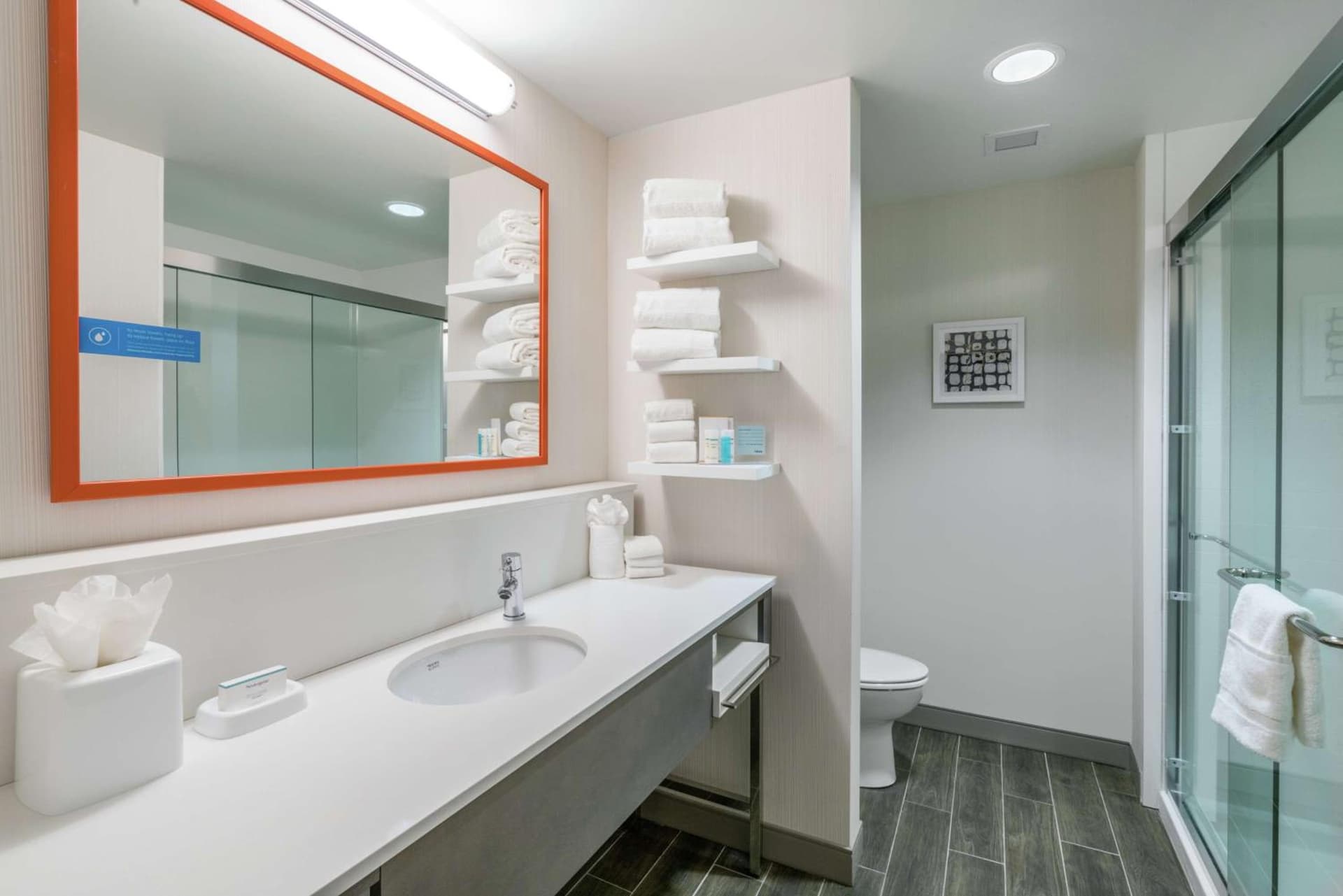 Hampton Inn & Suites Glenarden/Washington DC gallery photo in Largo, MD — image 8