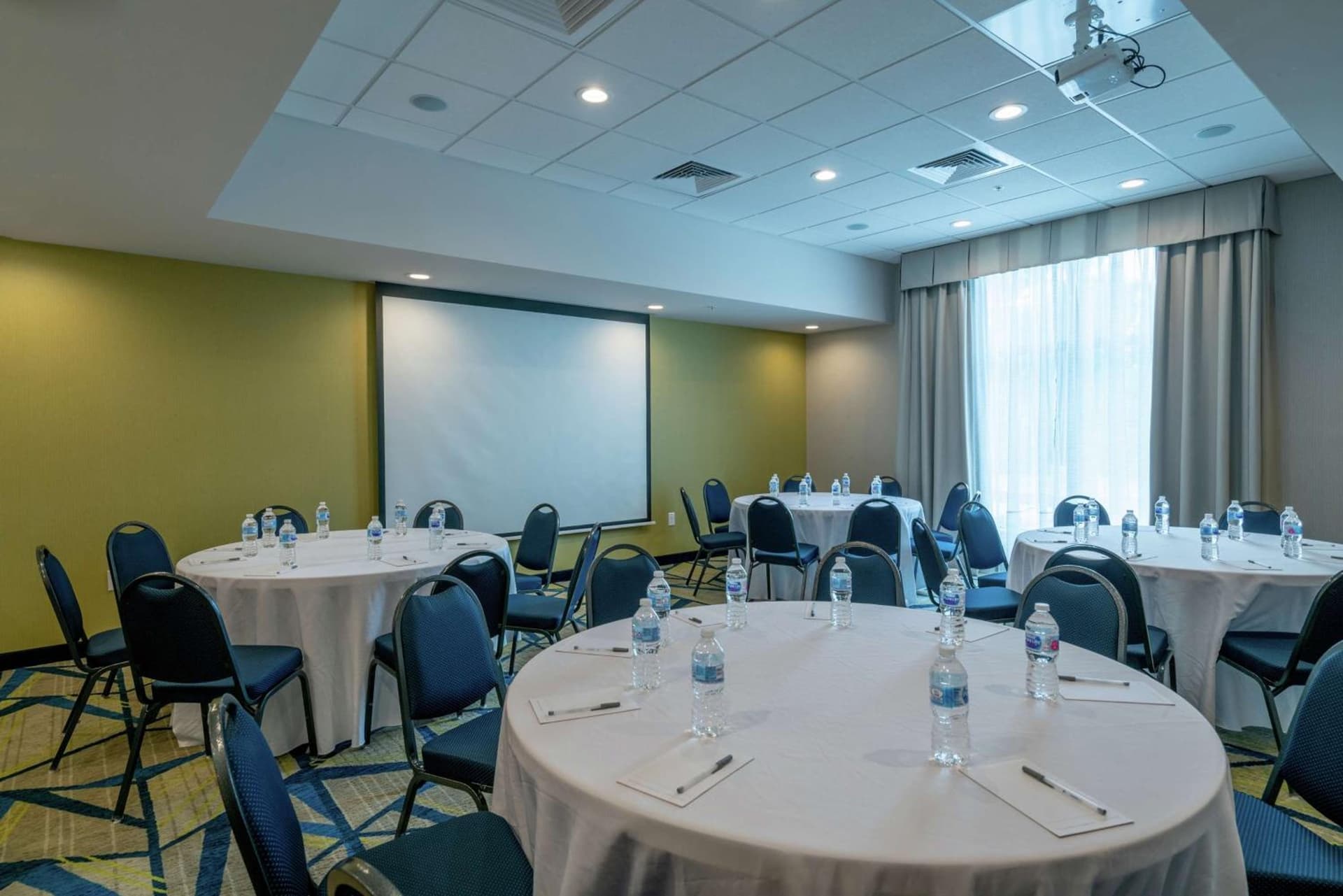 Hampton Inn & Suites Glenarden/Washington DC gallery photo in Largo, MD — image 5