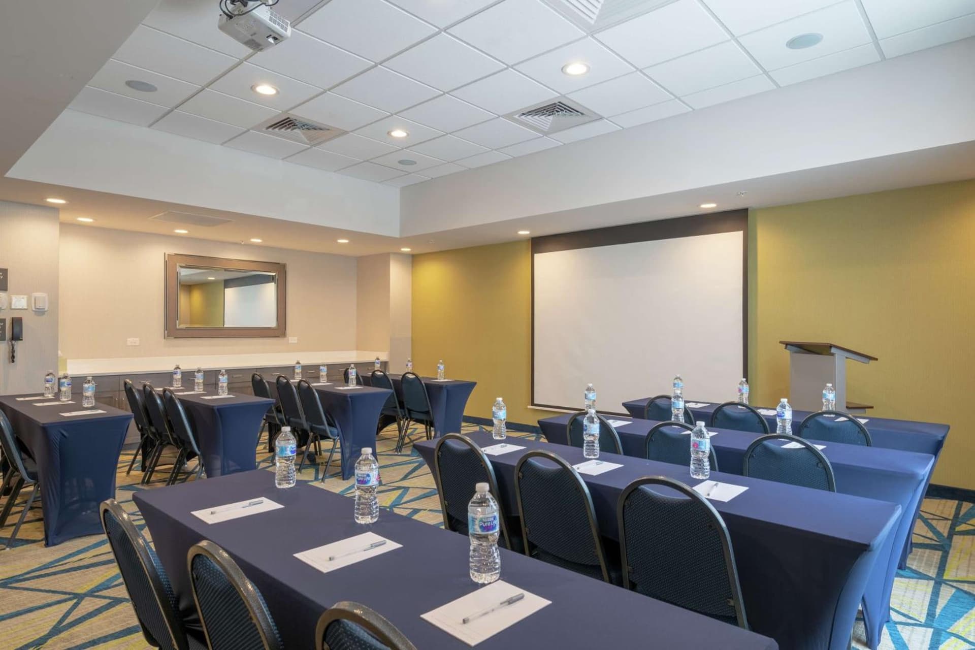 Hampton Inn & Suites Glenarden/Washington DC gallery photo in Largo, MD — image 13