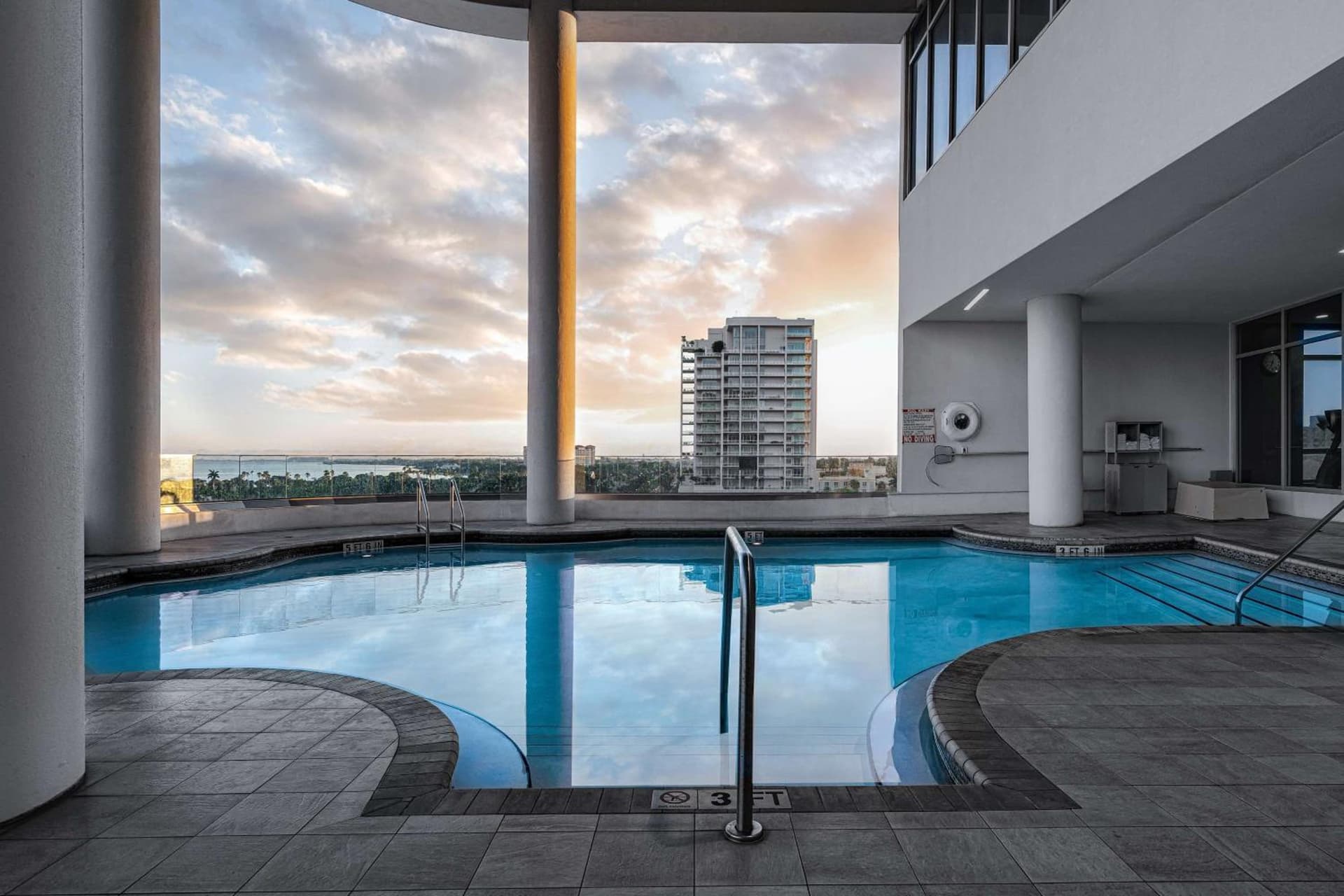 Embassy Suites By Hilton Sarasota gallery photo in Sarasota, FL — image 34