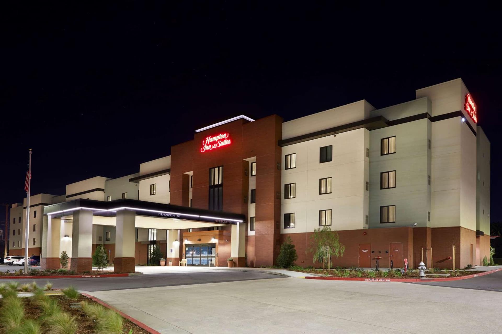 Hampton Inn & Suites Sacramento at CSUS interior in Sacramento, CA — gallery photo 2