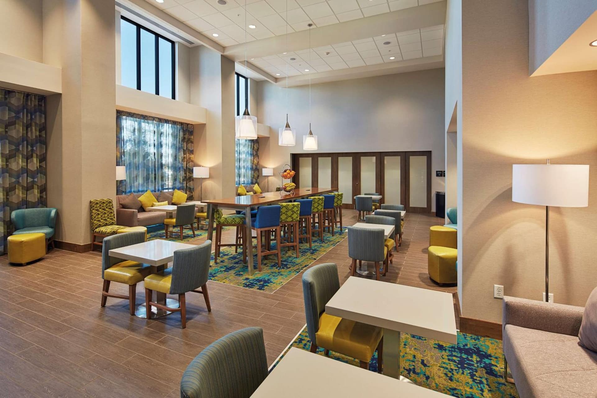 Hampton Inn & Suites Sacramento at CSUS gallery photo in Sacramento, CA — image 55