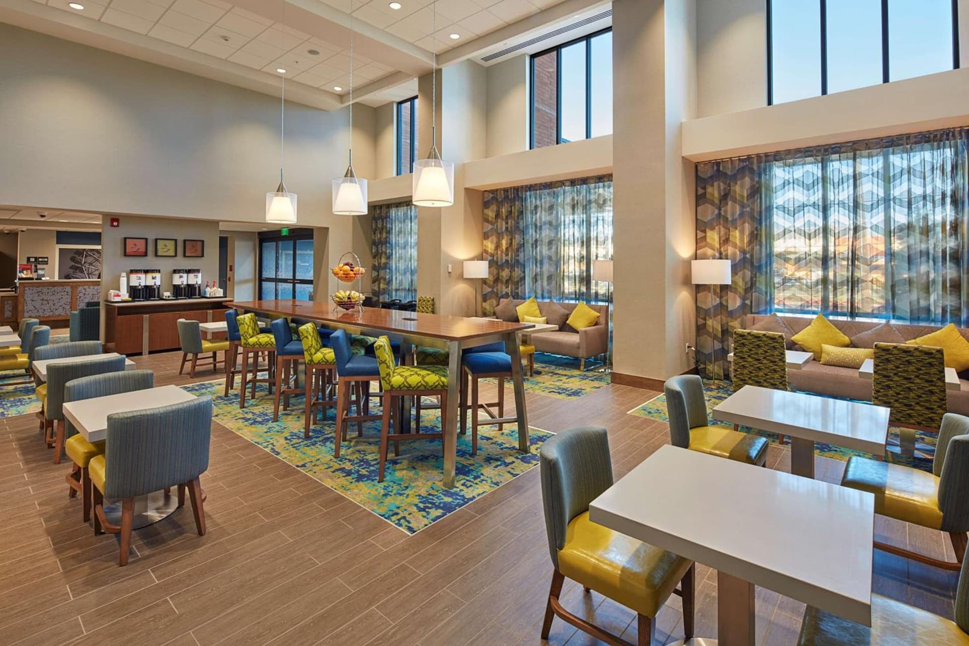 Hampton Inn & Suites Sacramento at CSUS gallery photo in Sacramento, CA — image 11