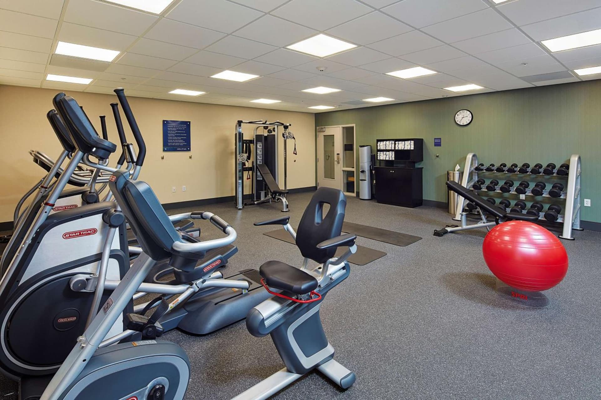 Hampton Inn & Suites Sacramento at CSUS gallery photo in Sacramento, CA — image 53