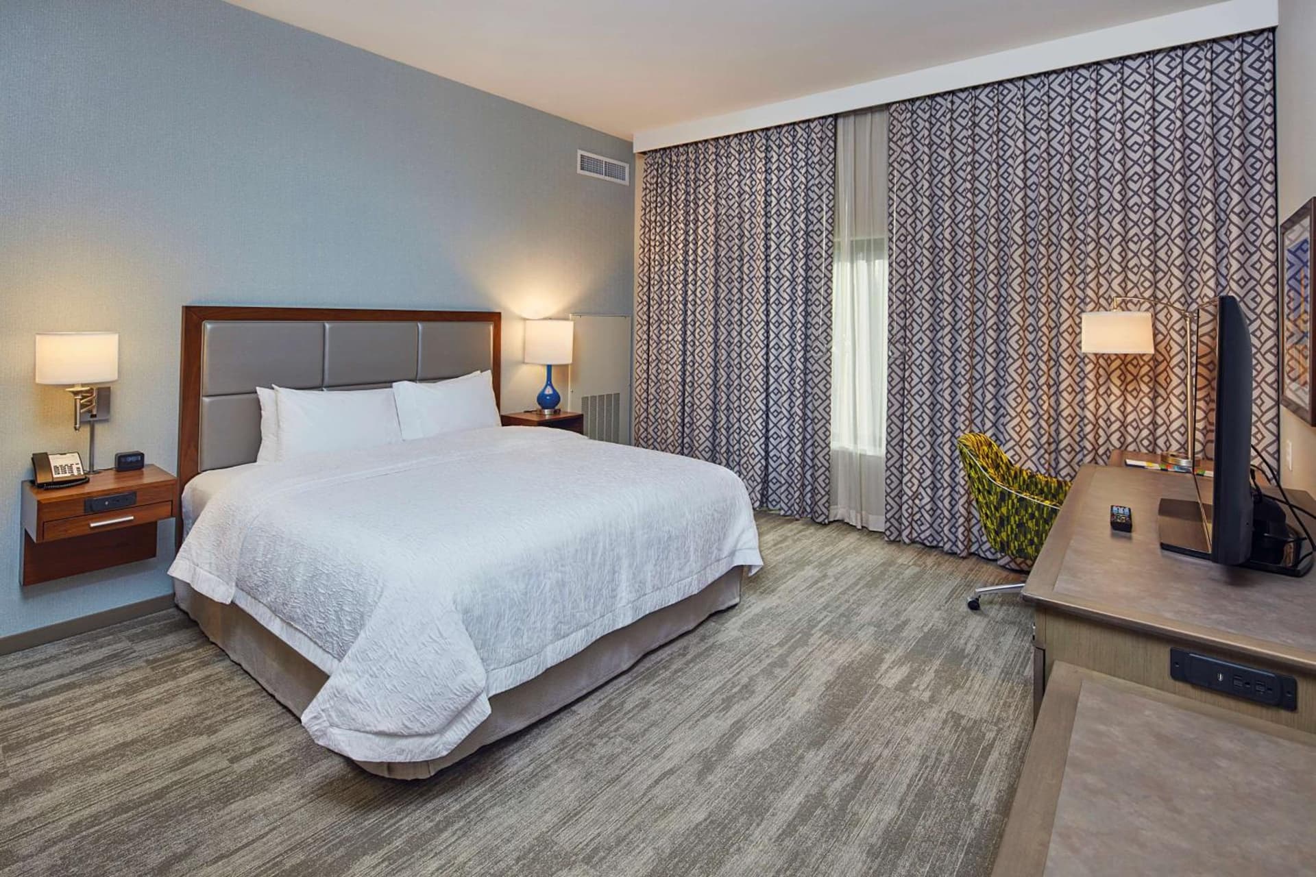 Hampton Inn & Suites Sacramento at CSUS gallery photo in Sacramento, CA — image 58