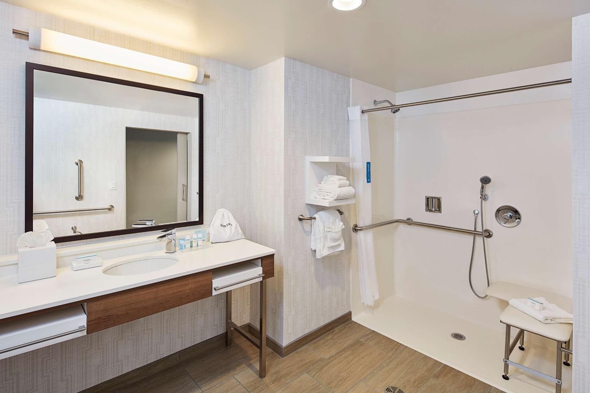 Hampton Inn & Suites Sacramento at CSUS gallery photo in Sacramento, CA — image 40