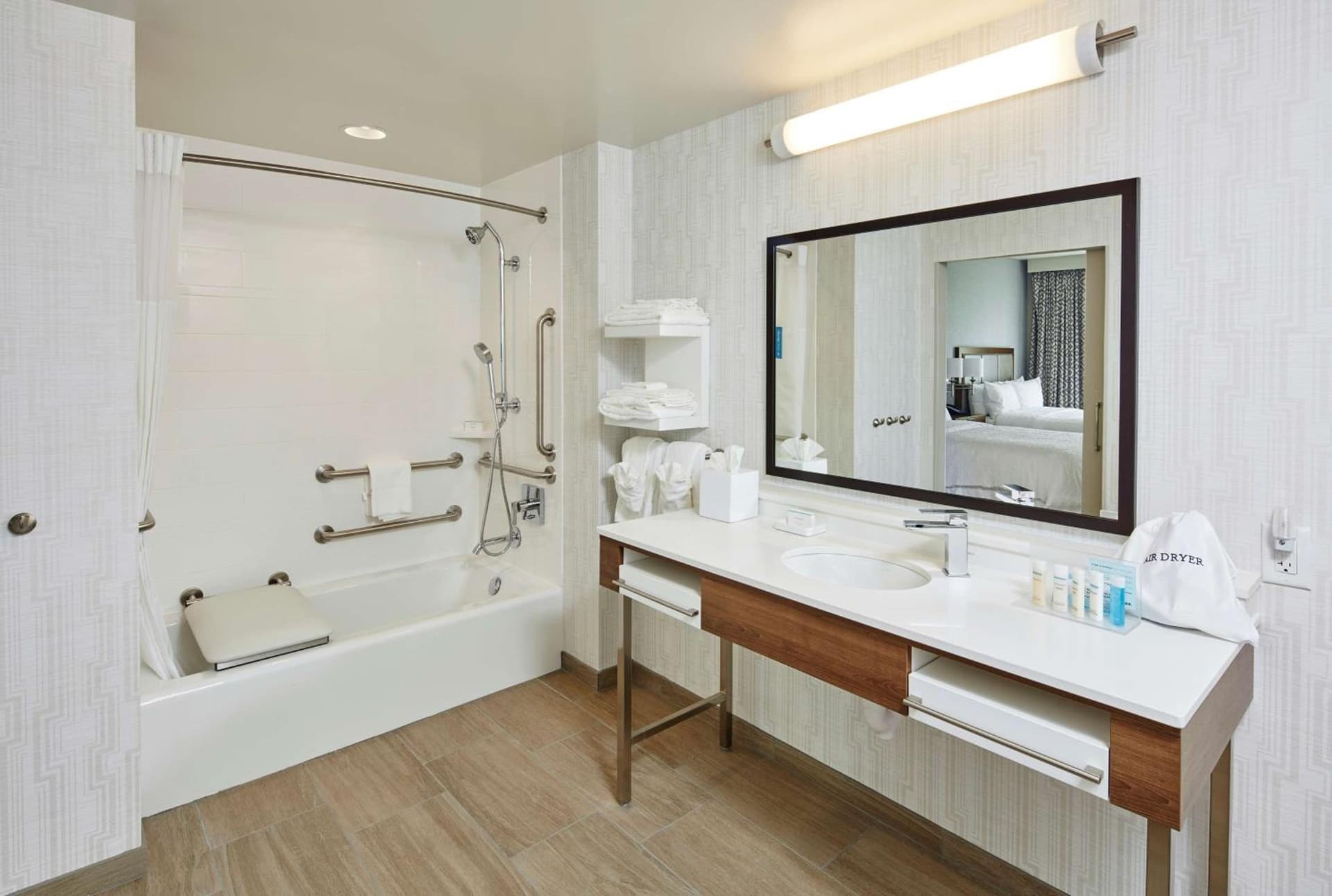 Hampton Inn & Suites Sacramento at CSUS gallery photo in Sacramento, CA — image 65