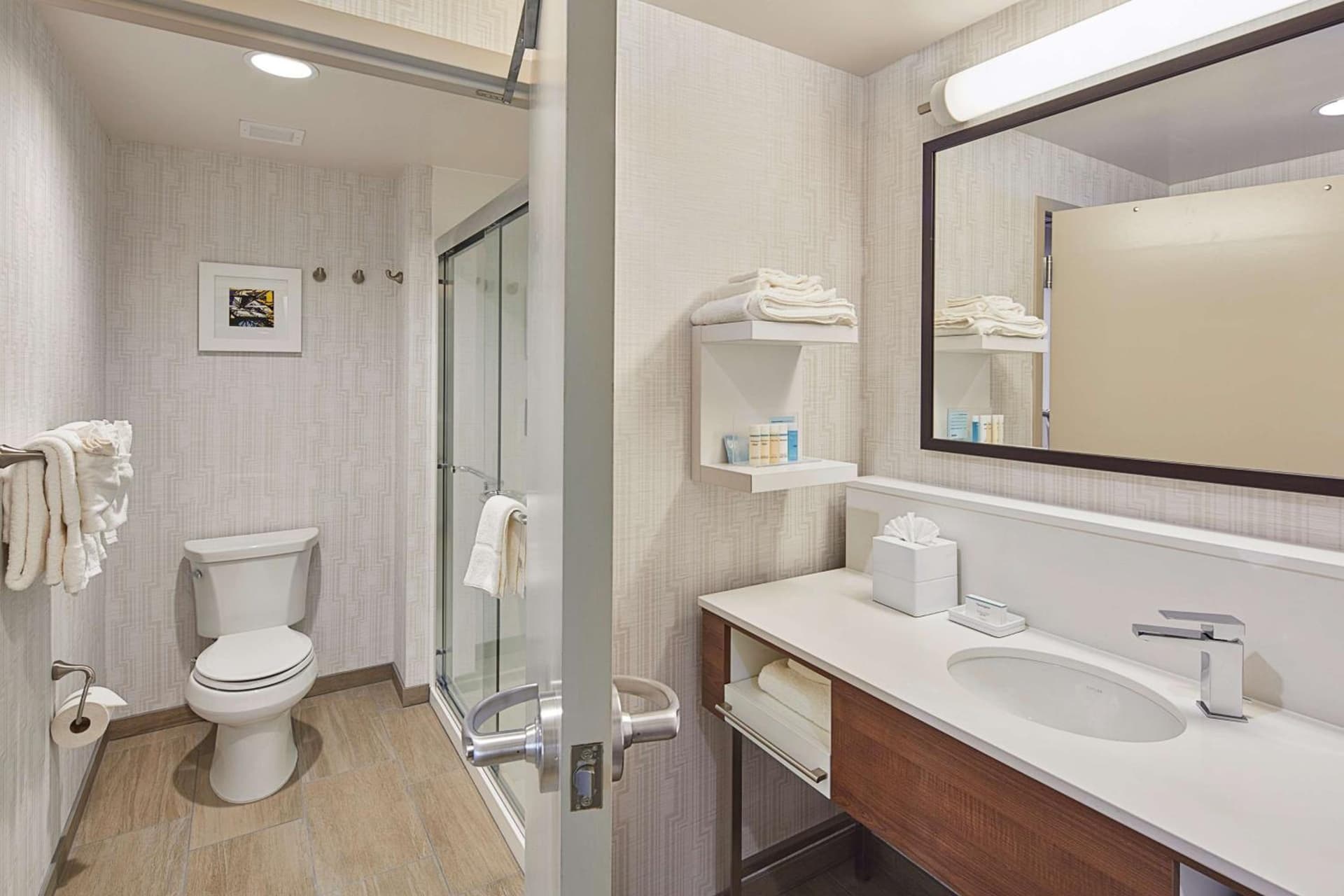 Hampton Inn & Suites Sacramento at CSUS gallery photo in Sacramento, CA — image 5