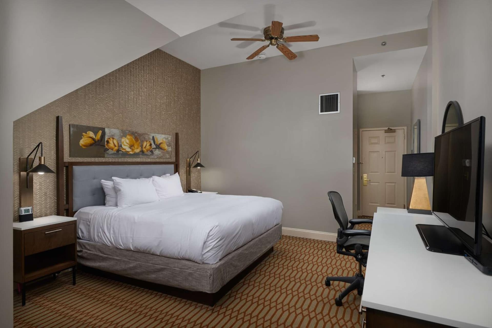 Virginia Crossings Hotel, Tapestry Collection by Hilton gallery photo in Richmond, VA — image 4