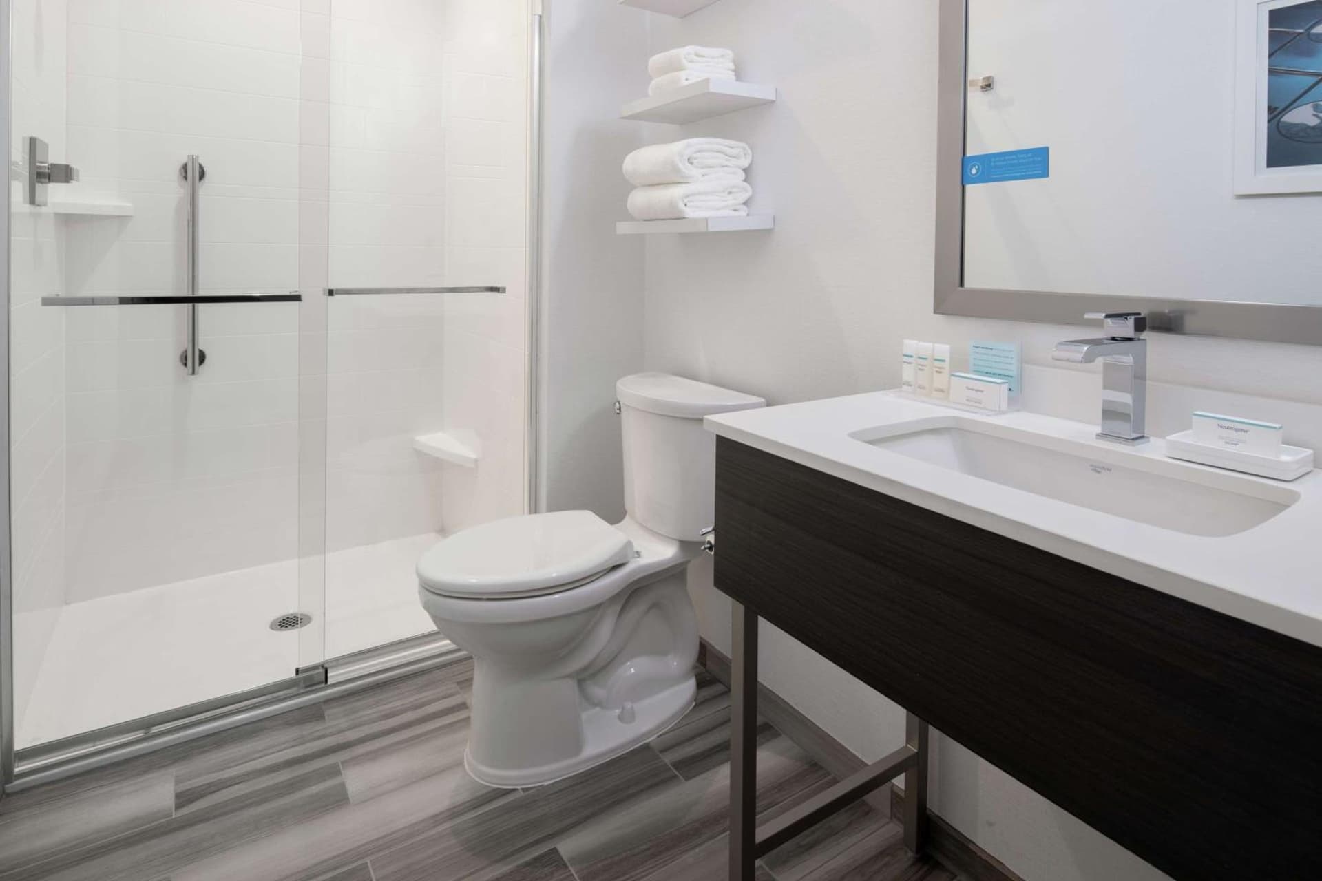 Hampton Inn Petaluma, Ca gallery photo in Petaluma, CA — image 15