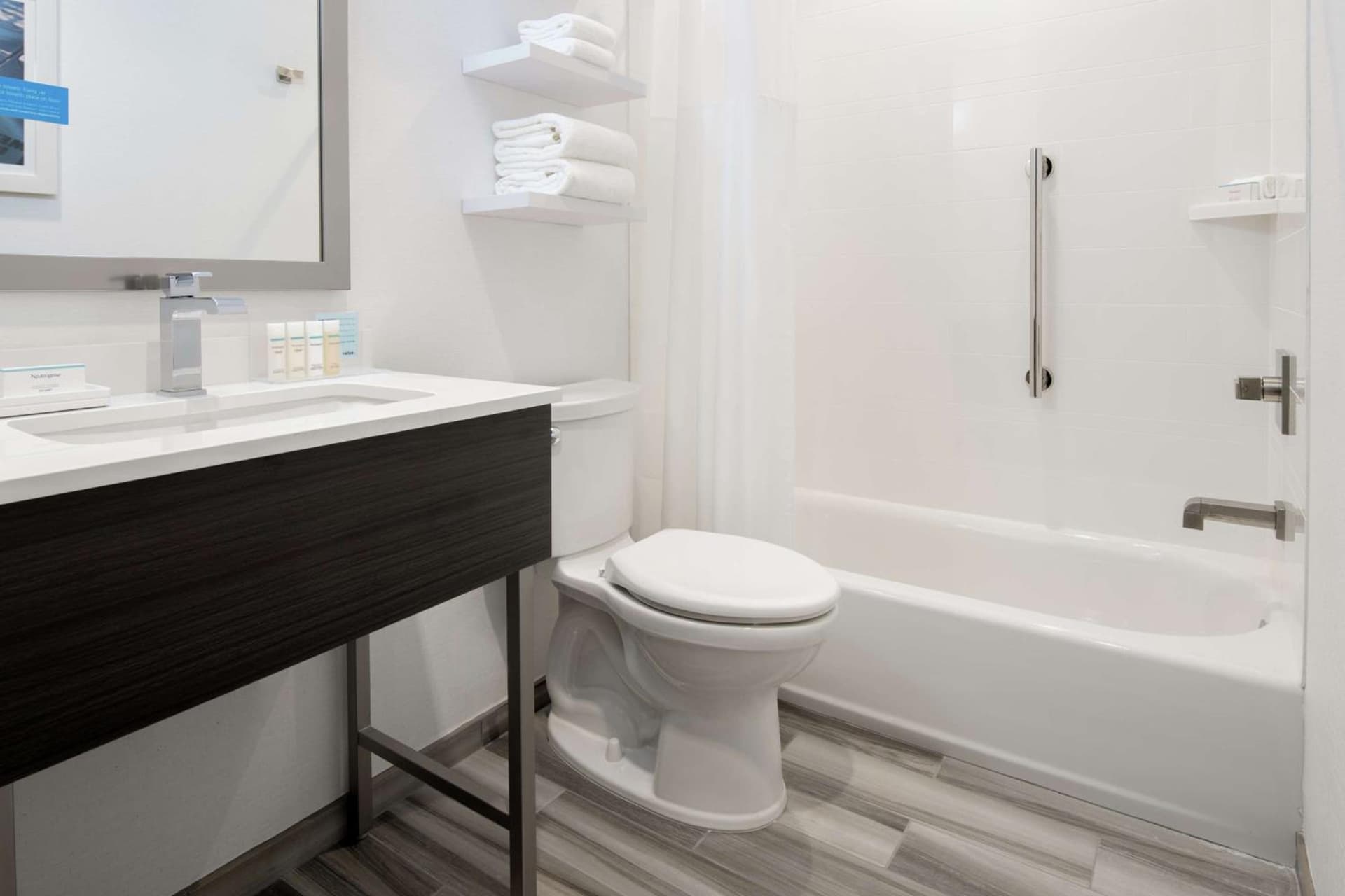 Hampton Inn Petaluma, Ca gallery photo in Petaluma, CA — image 9
