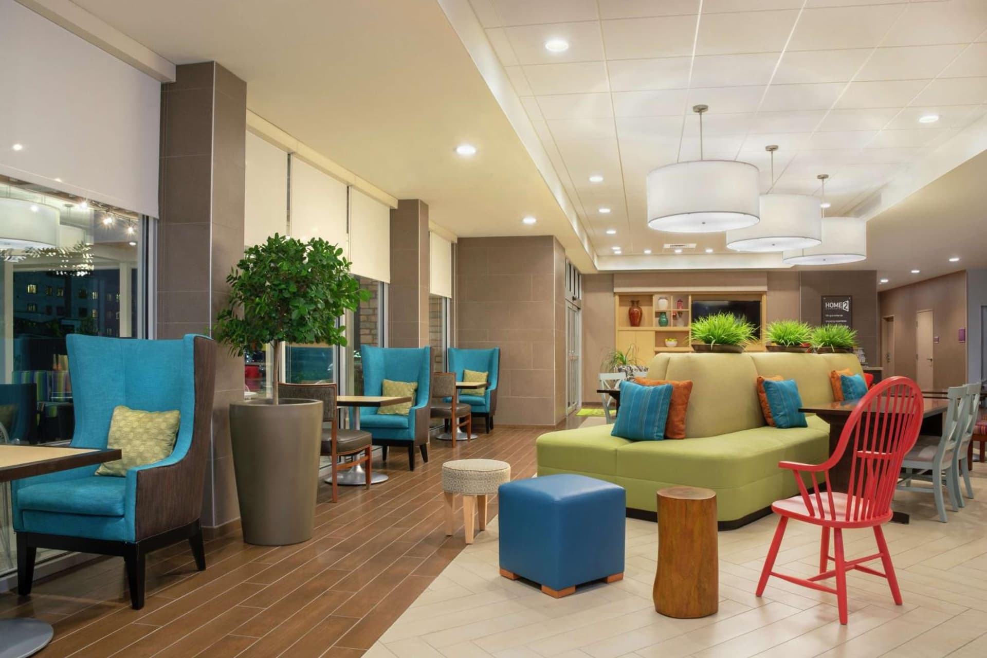 Home2 Suites By Hilton Indianapolis Greenwood gallery photo in Indianapolis, IN — image 31