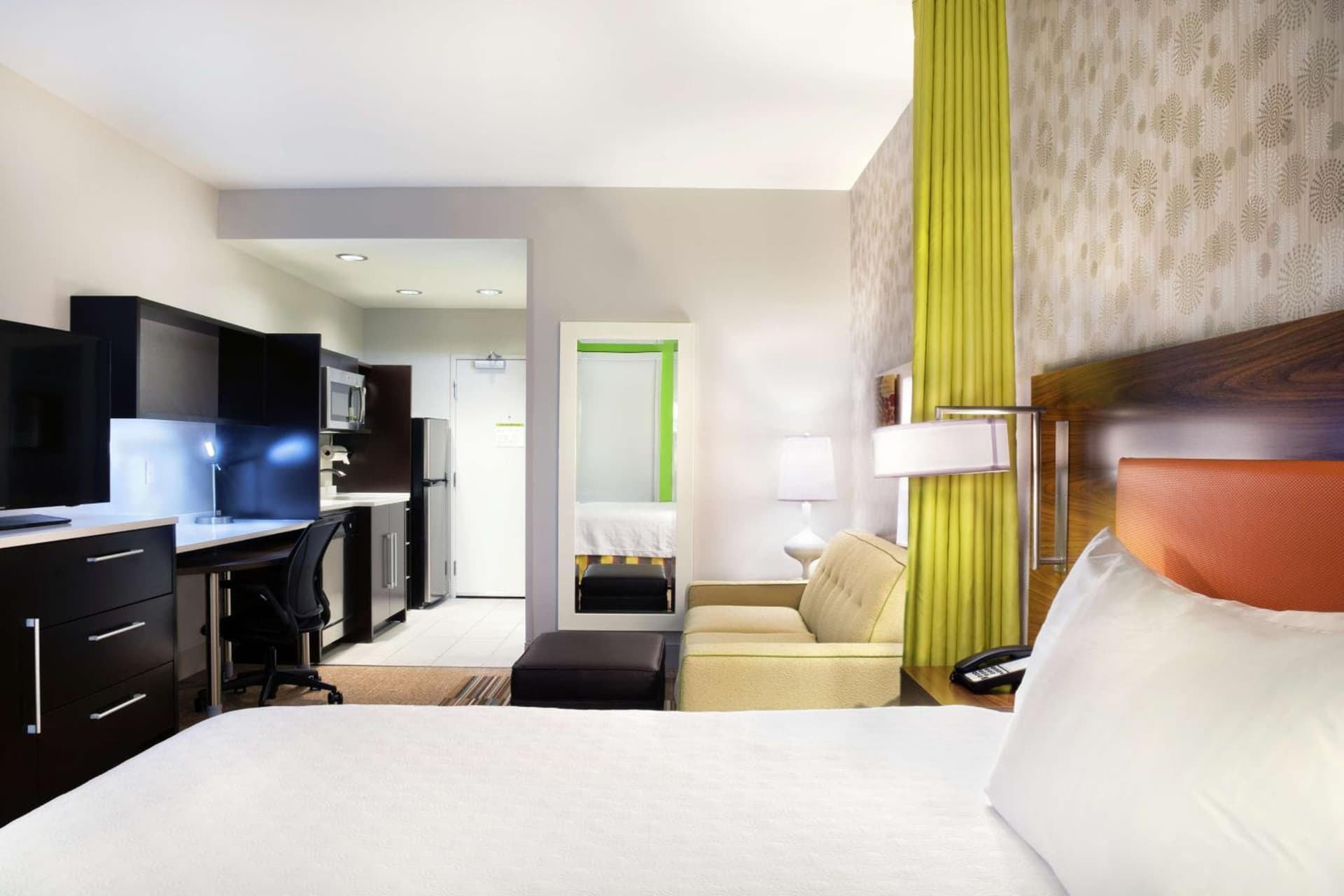 Home2 Suites By Hilton Indianapolis Greenwood gallery photo in Indianapolis, IN — image 9